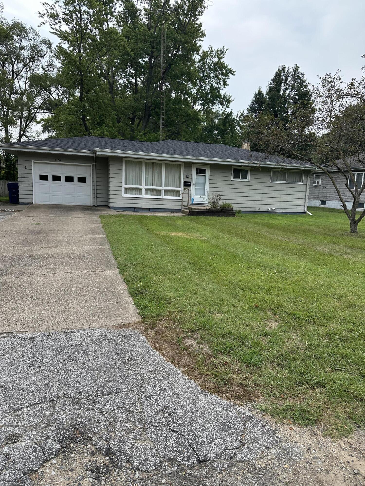 1060 Indiana Avenue Benton Harbor MI 49022