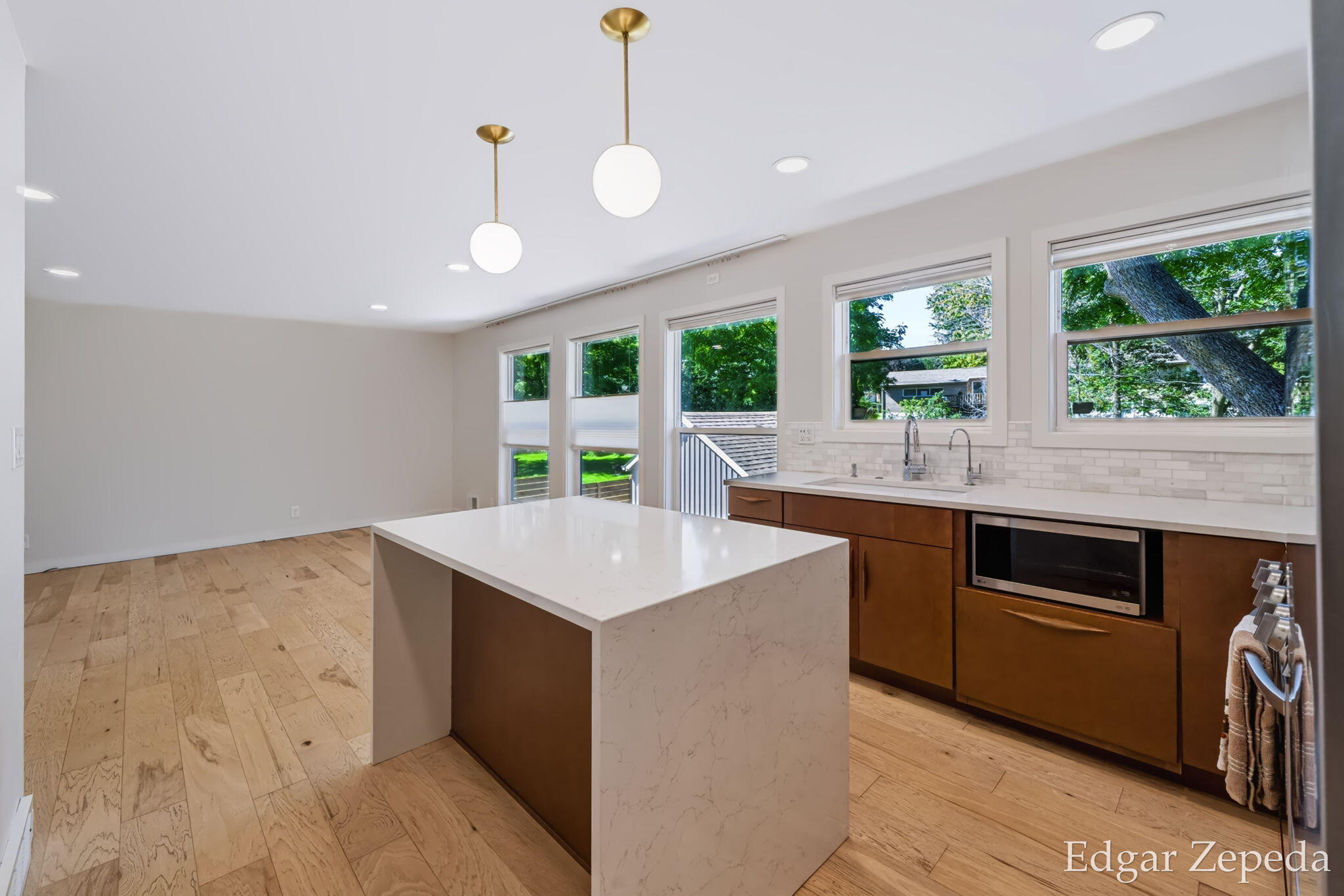 3439 Kalamazoo Avenue SE Grand Rapids MI 49508