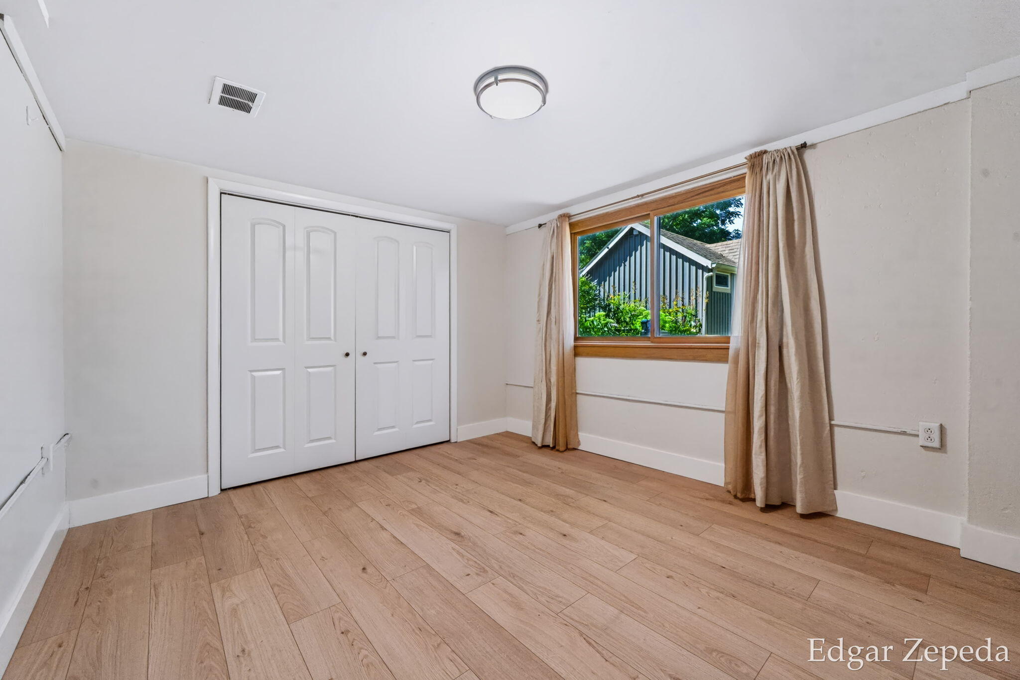 3439 Kalamazoo Avenue SE Grand Rapids MI 49508