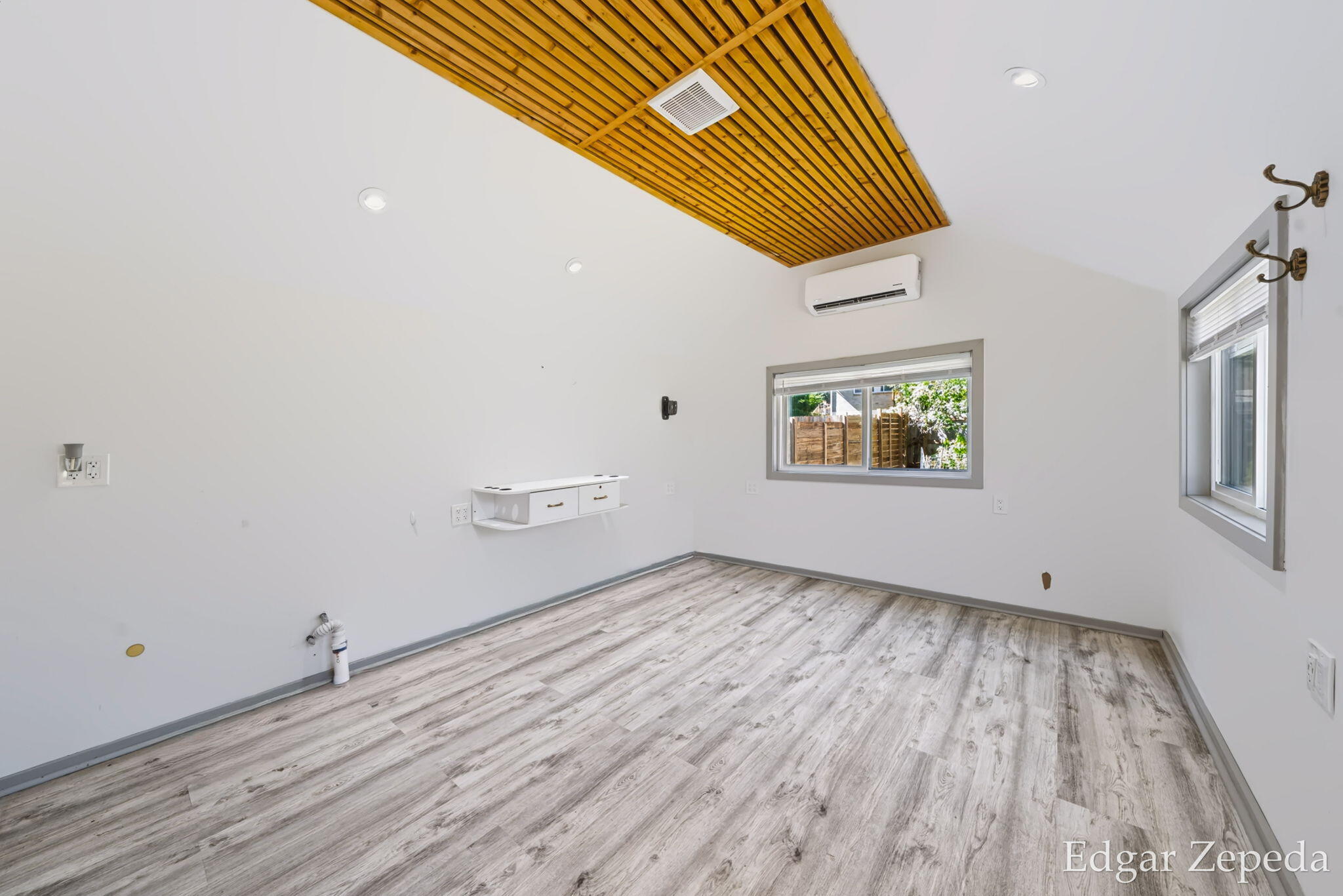 3439 Kalamazoo Avenue SE Grand Rapids MI 49508