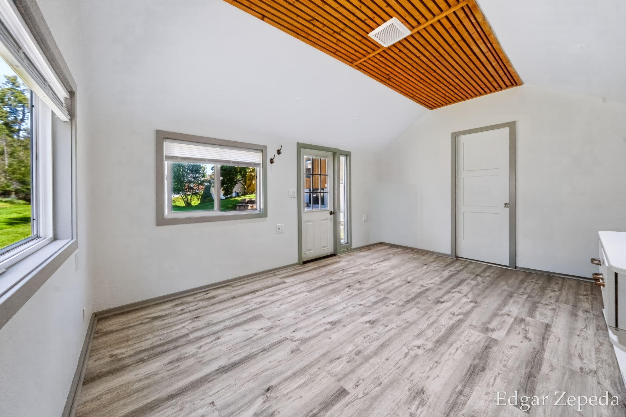 3439 Kalamazoo Avenue SE Grand Rapids MI 49508