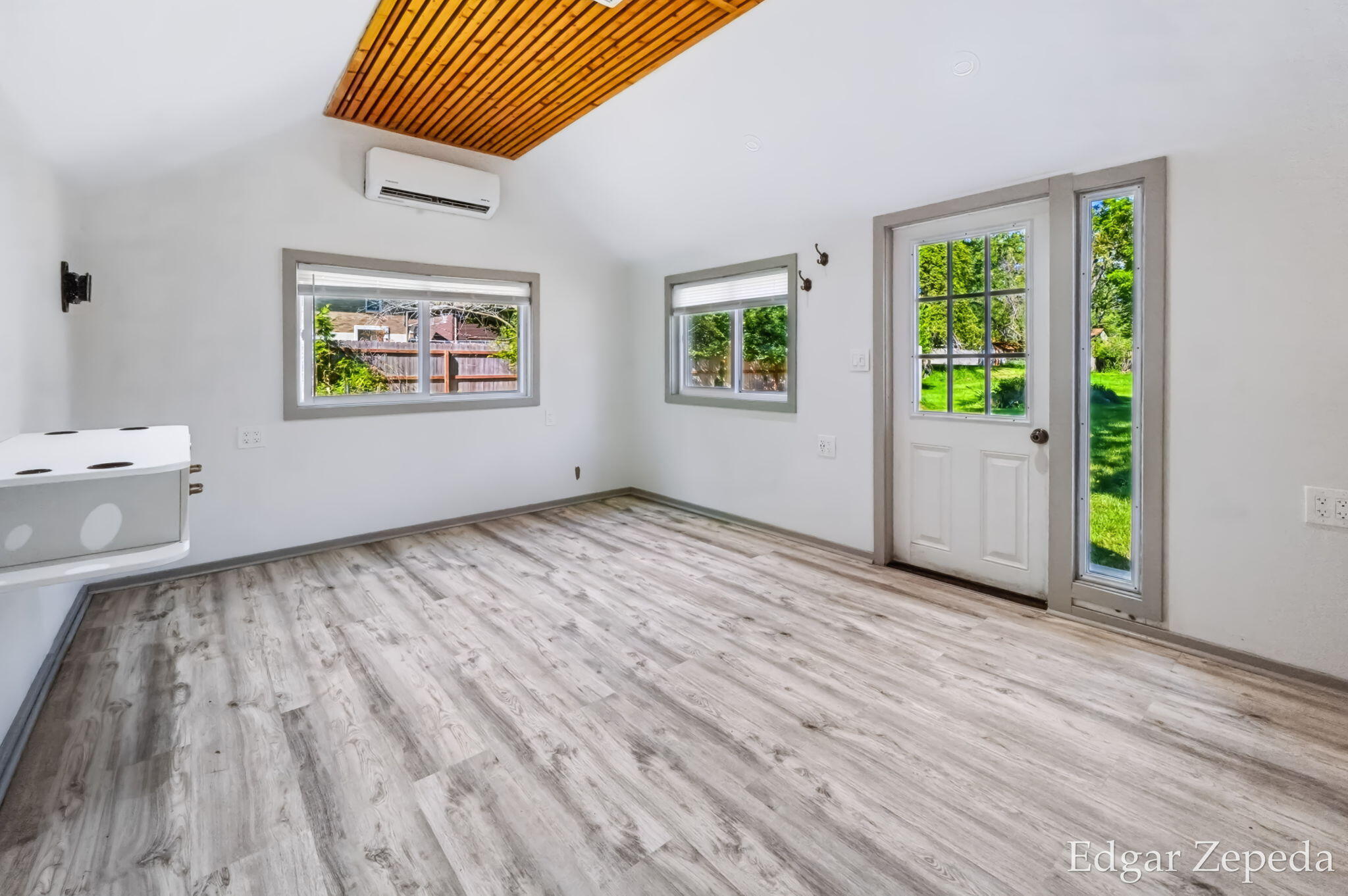3439 Kalamazoo Avenue SE Grand Rapids MI 49508