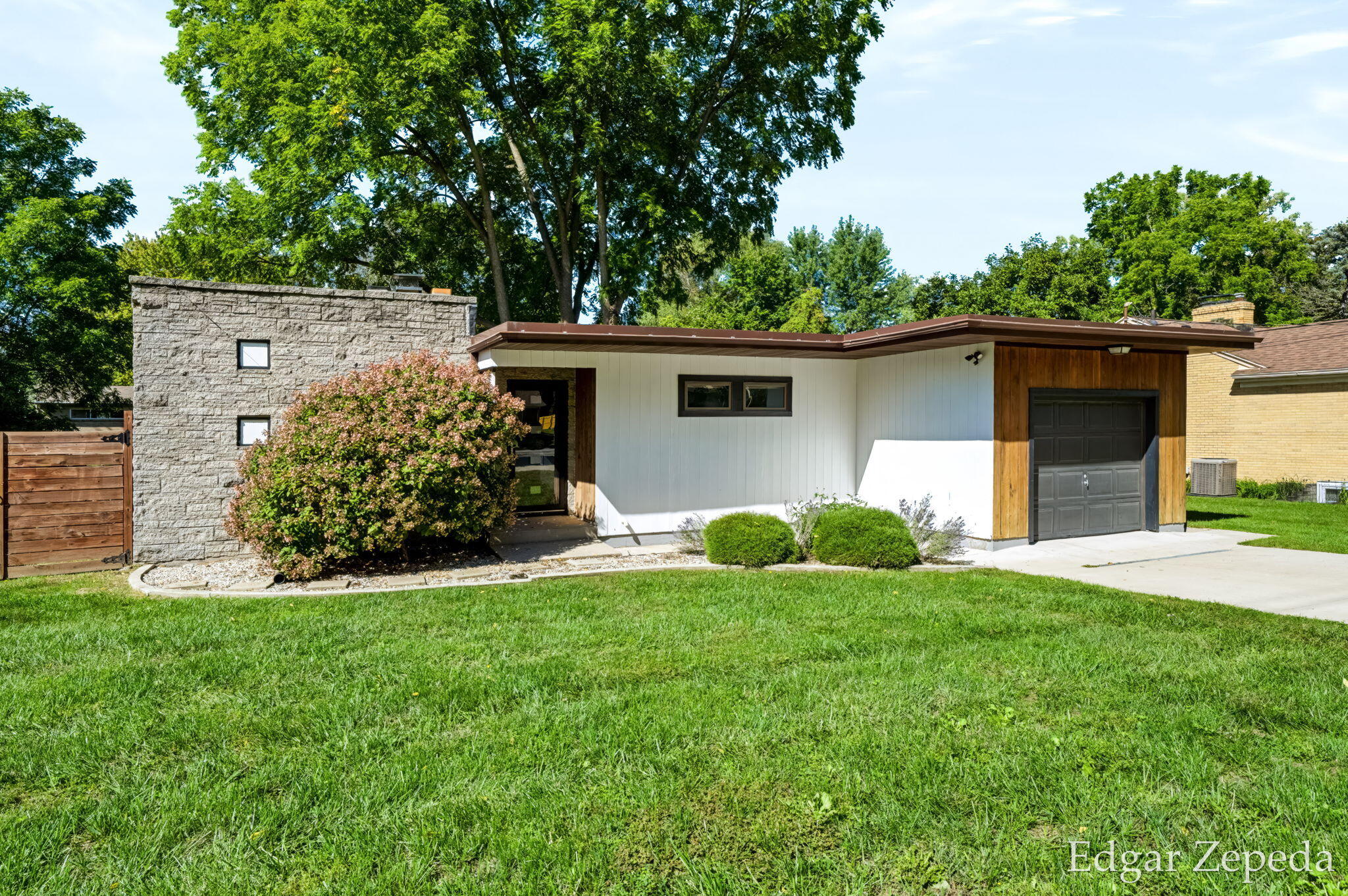 3439 Kalamazoo Avenue SE Grand Rapids MI 49508