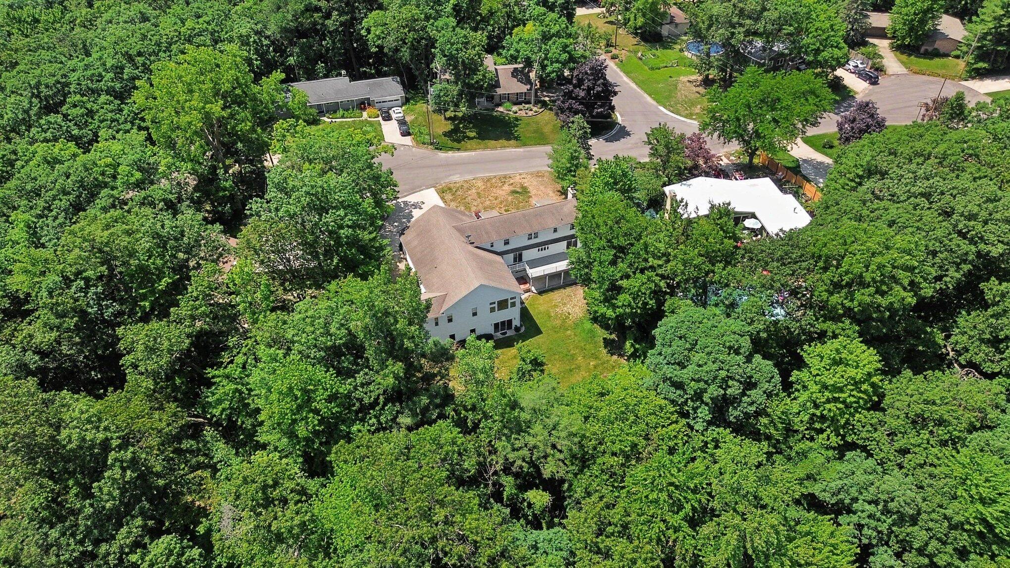4994 Bluff Drive NE Grand Rapids MI 49525