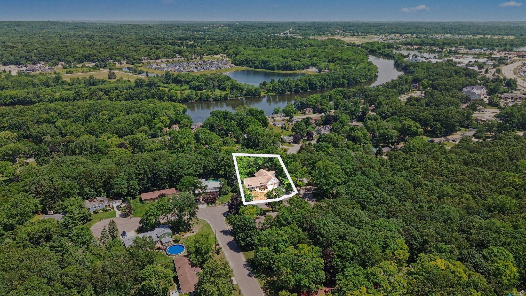 4994 Bluff Drive NE Grand Rapids MI 49525