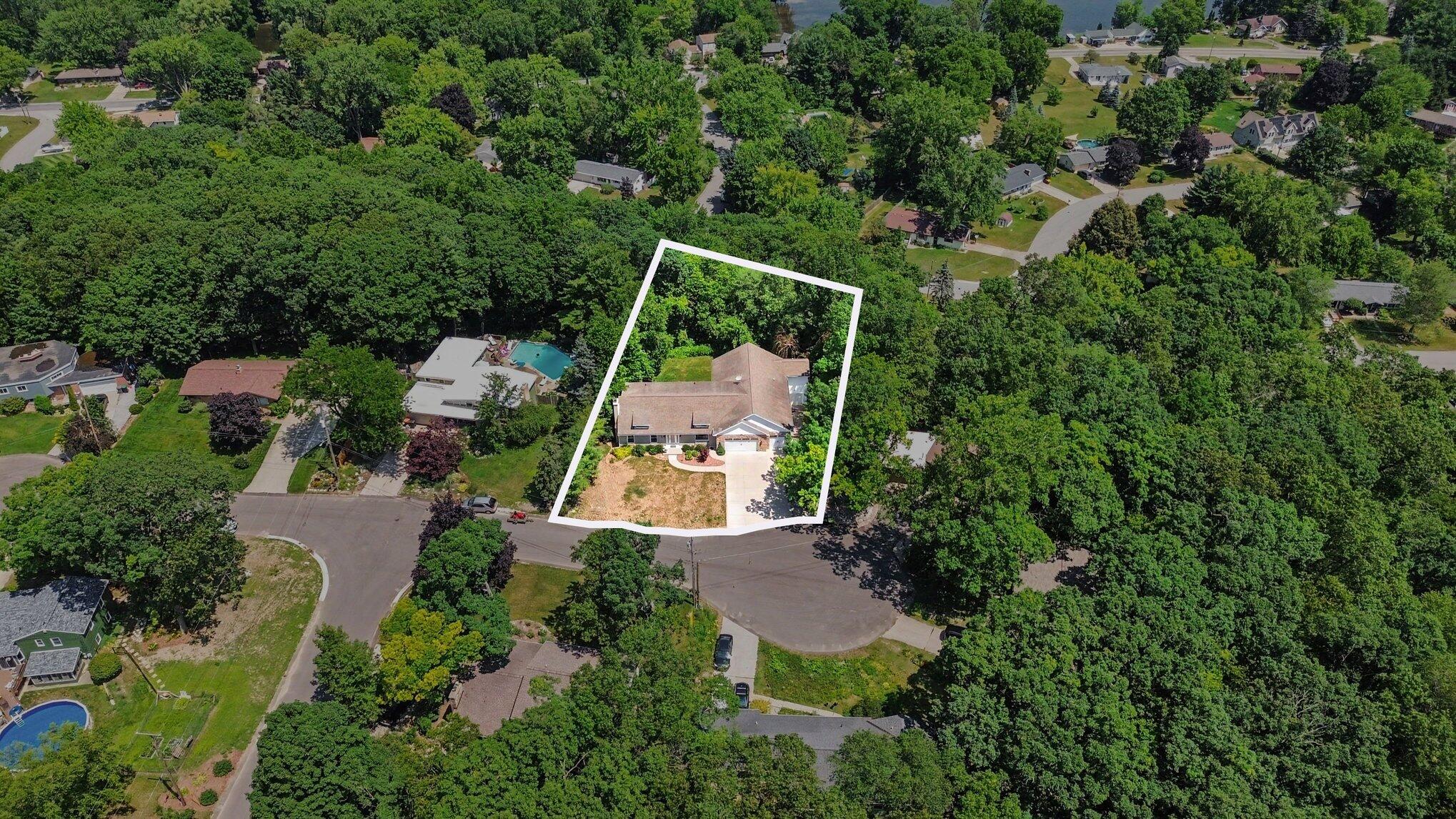 4994 Bluff Drive NE Grand Rapids MI 49525