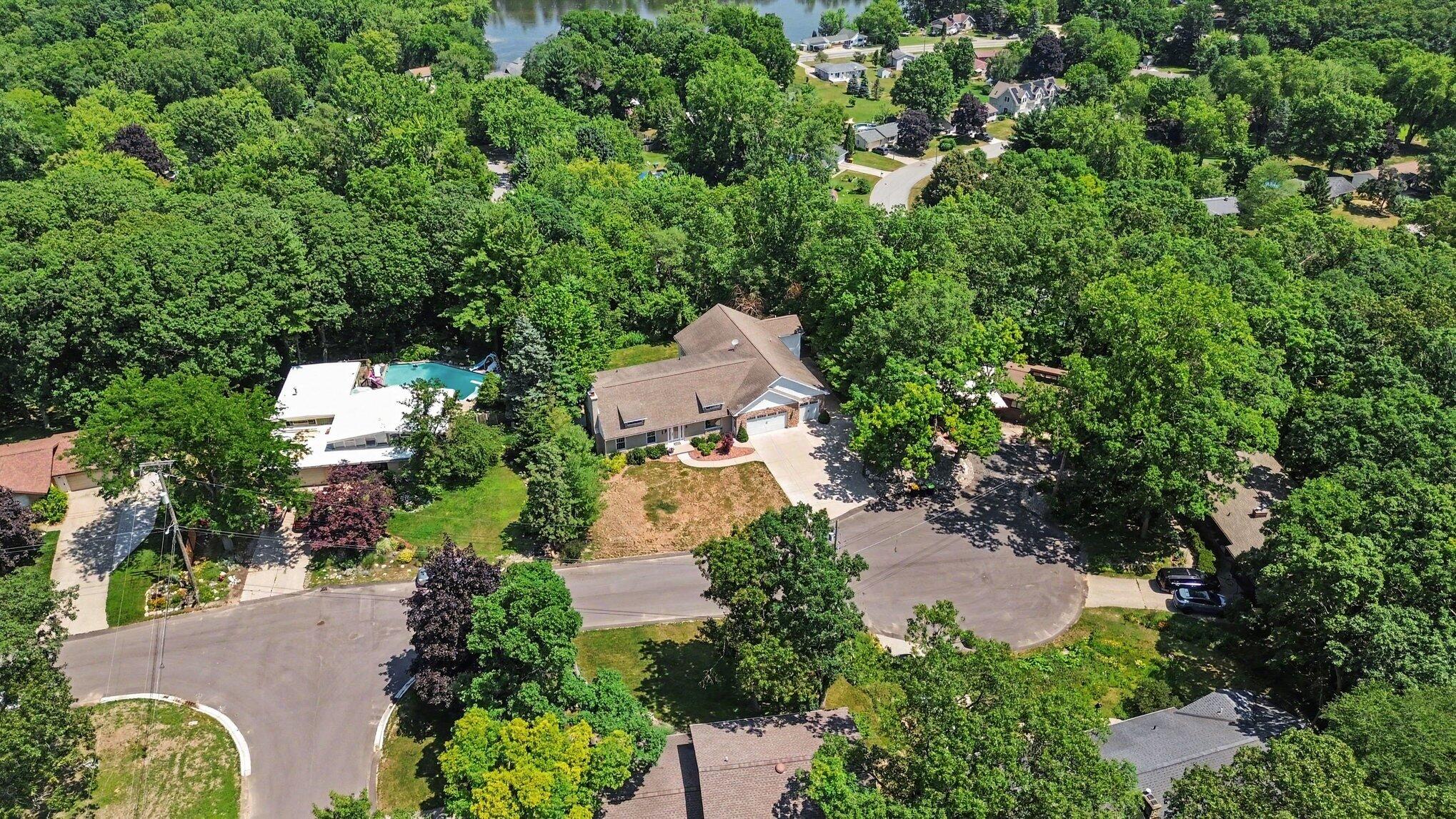4994 Bluff Drive NE Grand Rapids MI 49525