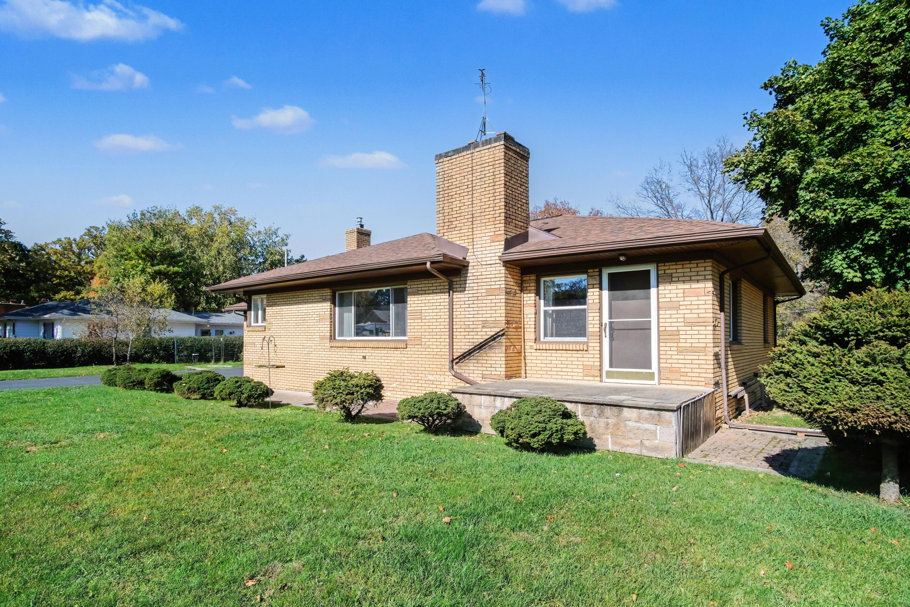 1455 Lancashire Drive SE Grand Rapids MI 49508