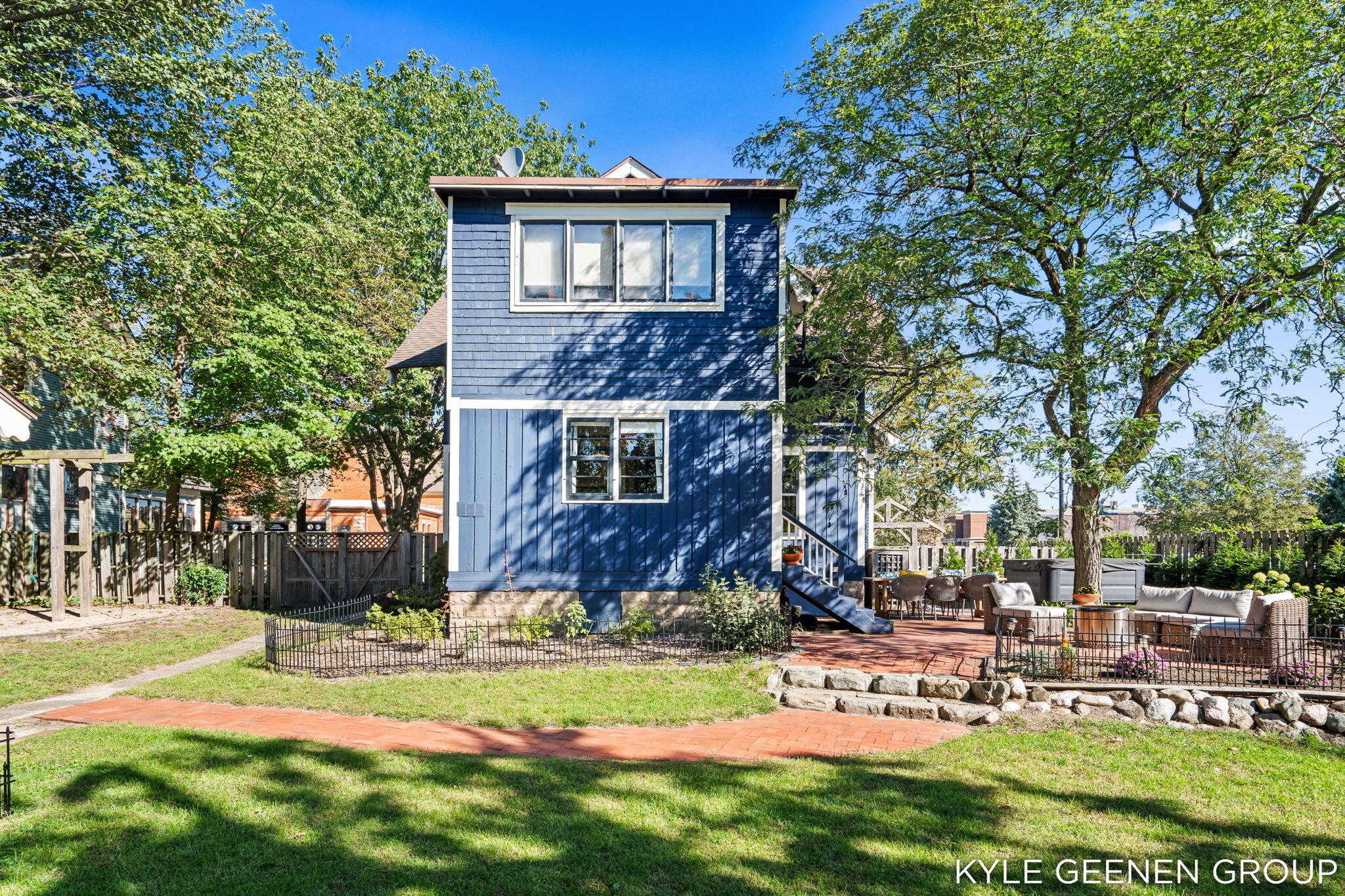62 W 11th Street Holland MI 49423