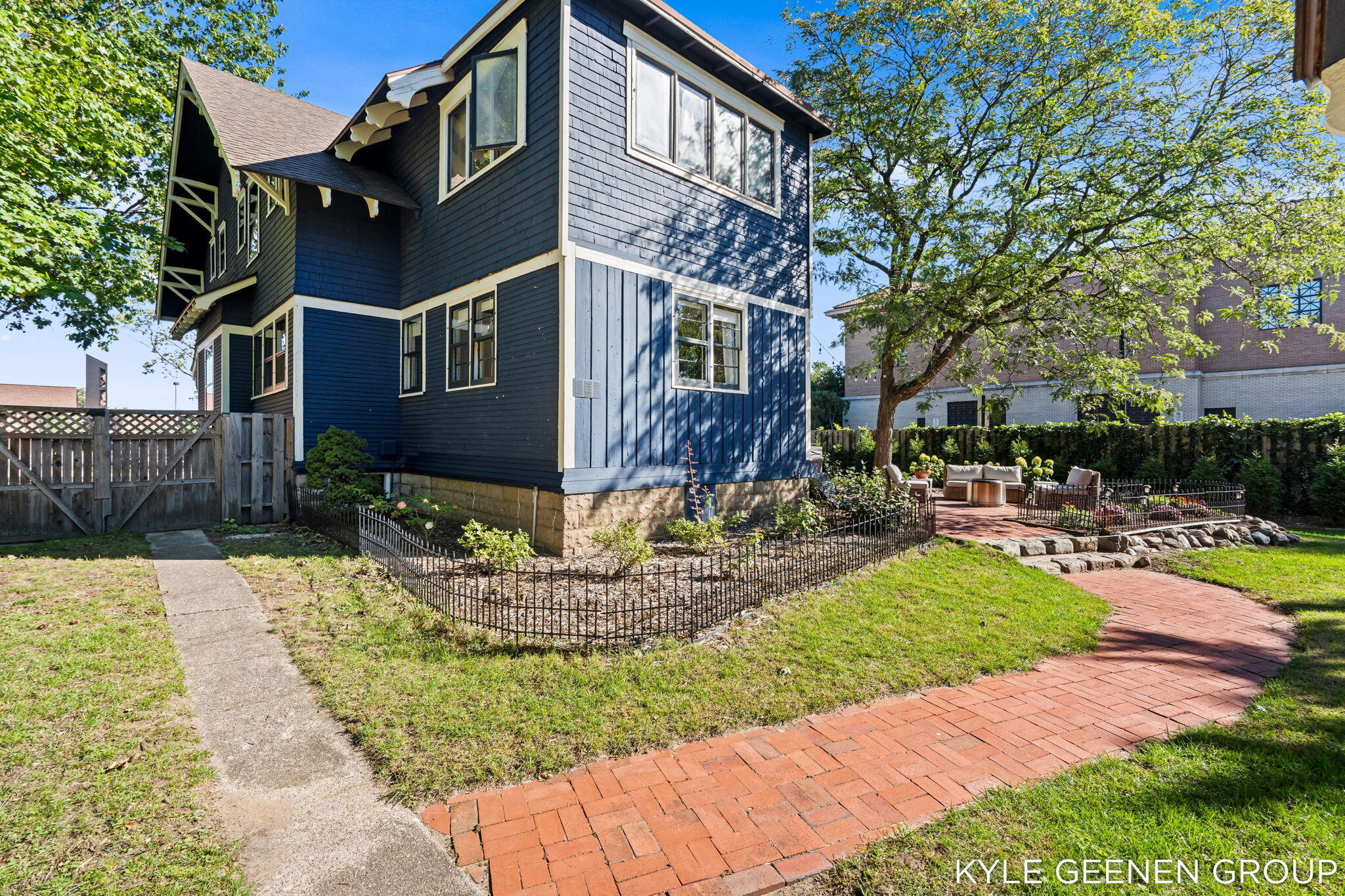 62 W 11th Street Holland MI 49423