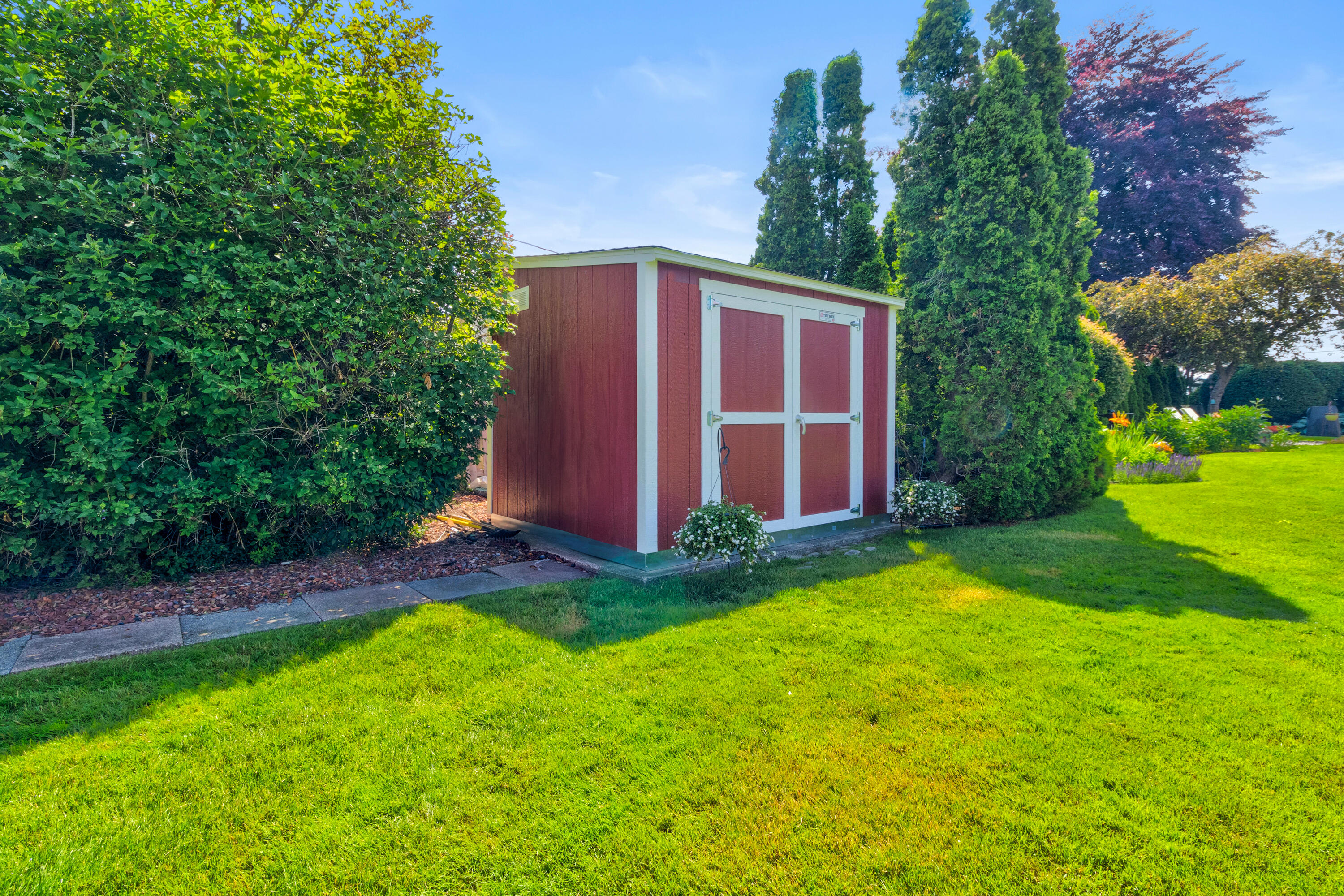 636 Ruddiman Drive Muskegon MI 49445