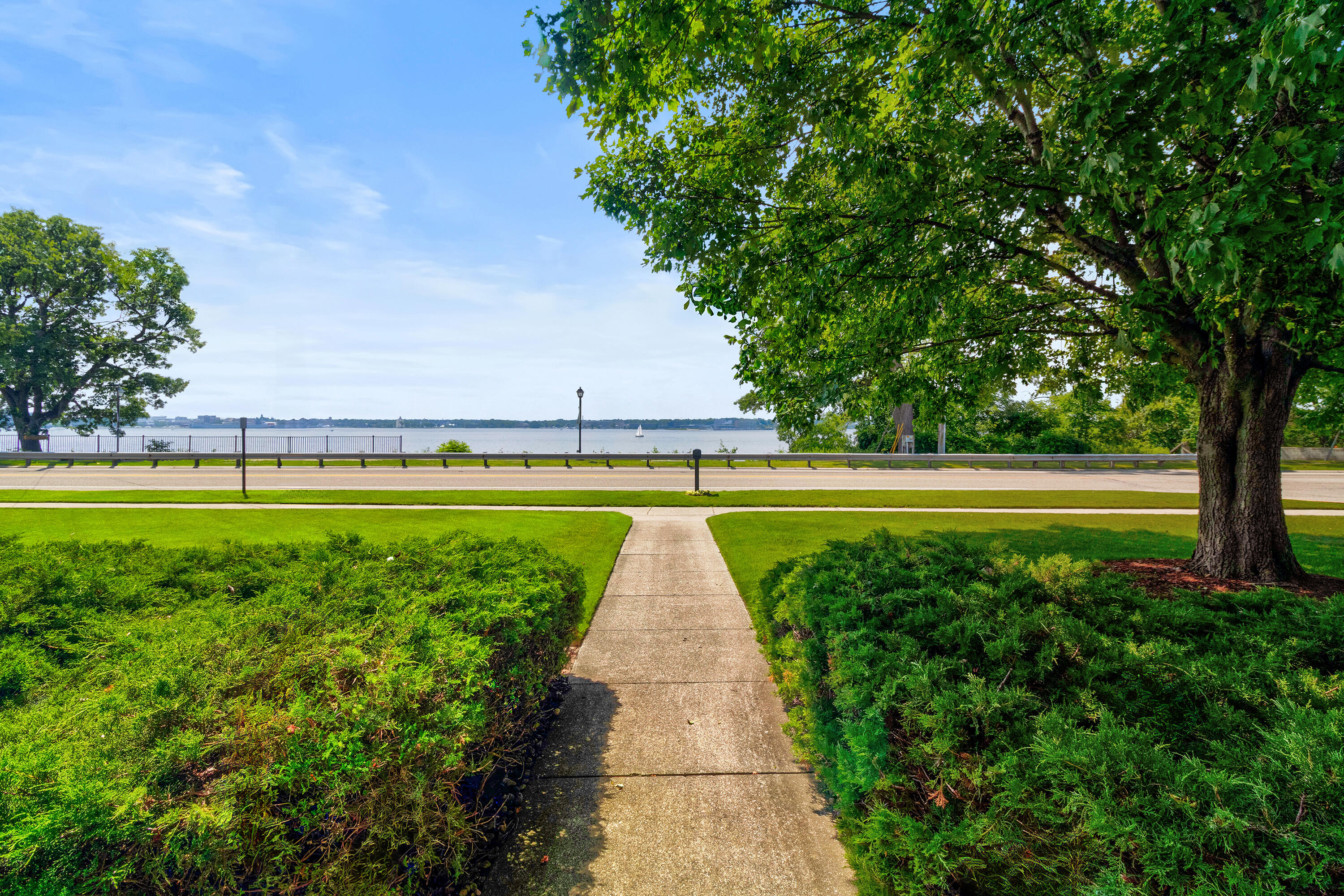 636 Ruddiman Drive Muskegon MI 49445