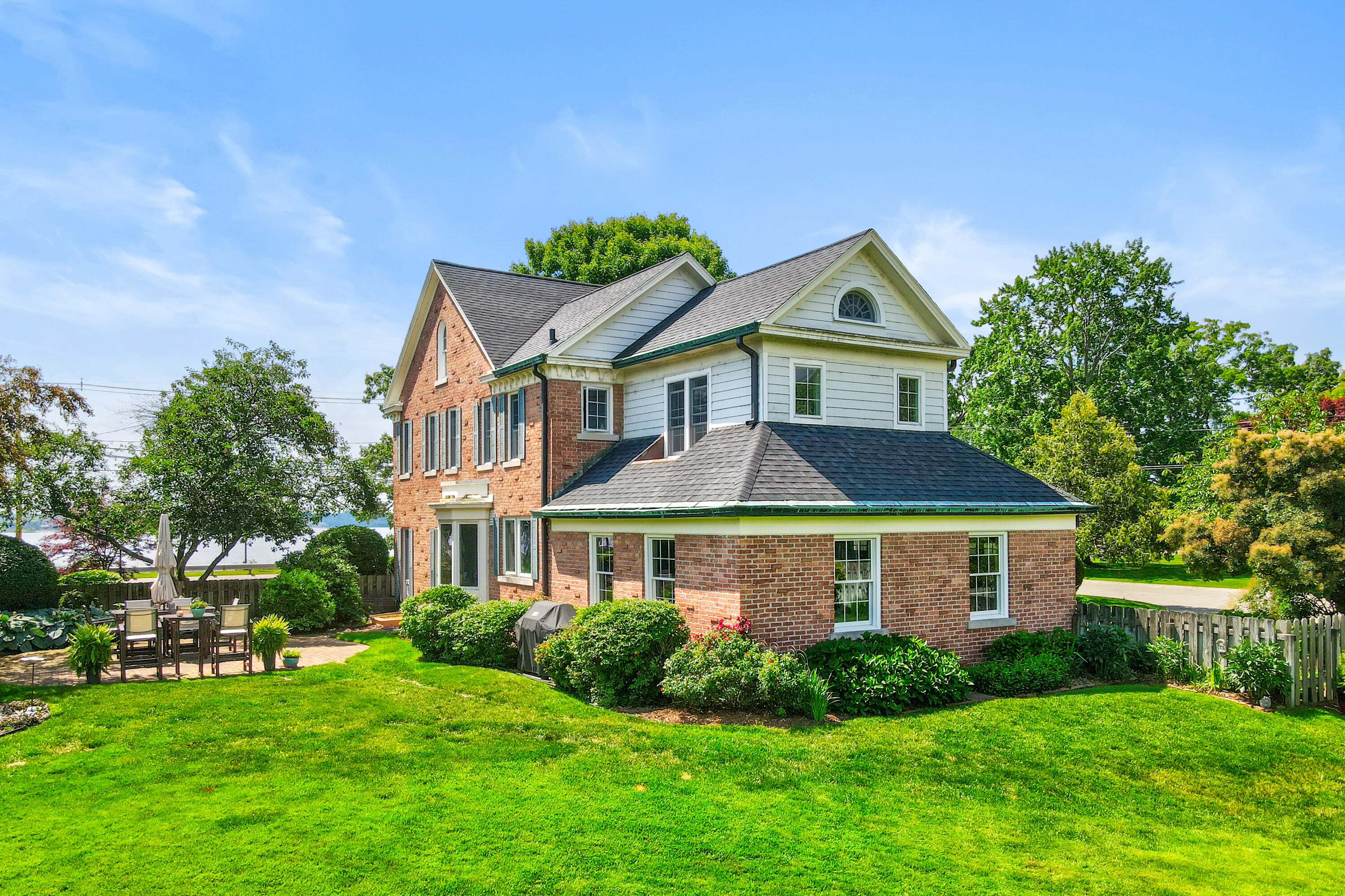 636 Ruddiman Drive Muskegon MI 49445