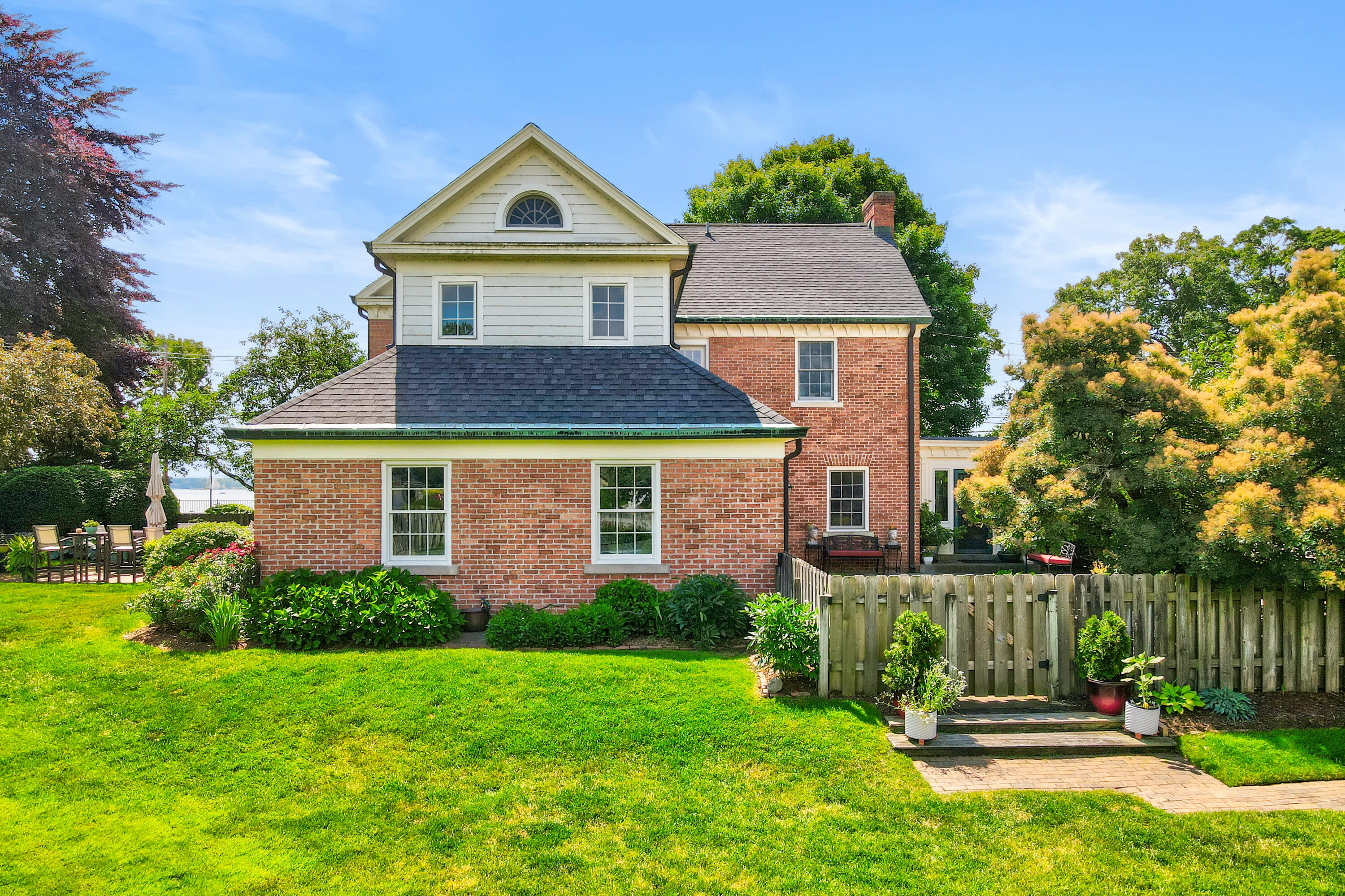 636 Ruddiman Drive Muskegon MI 49445