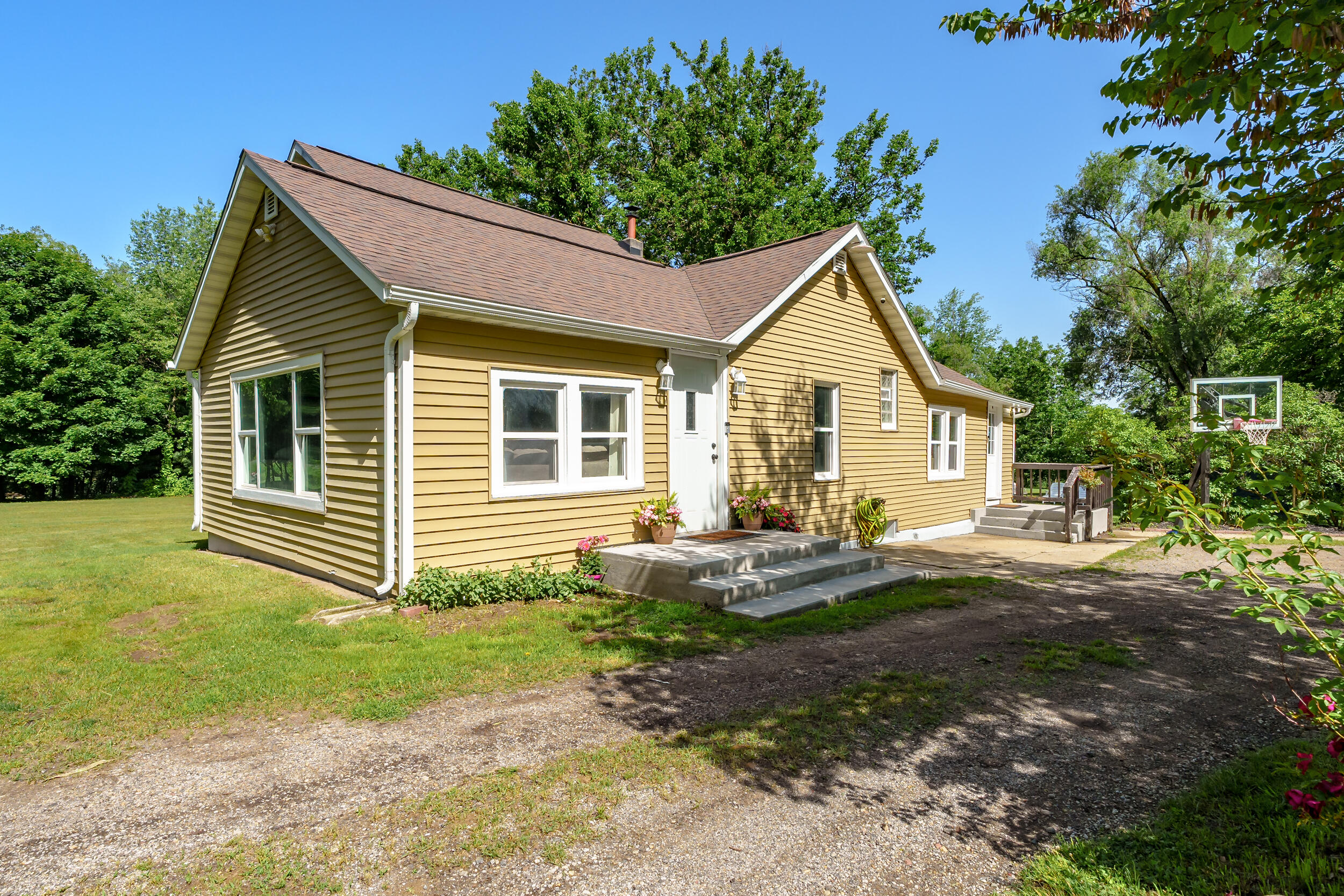 5955 102nd Avenue Grand Junction MI 49056