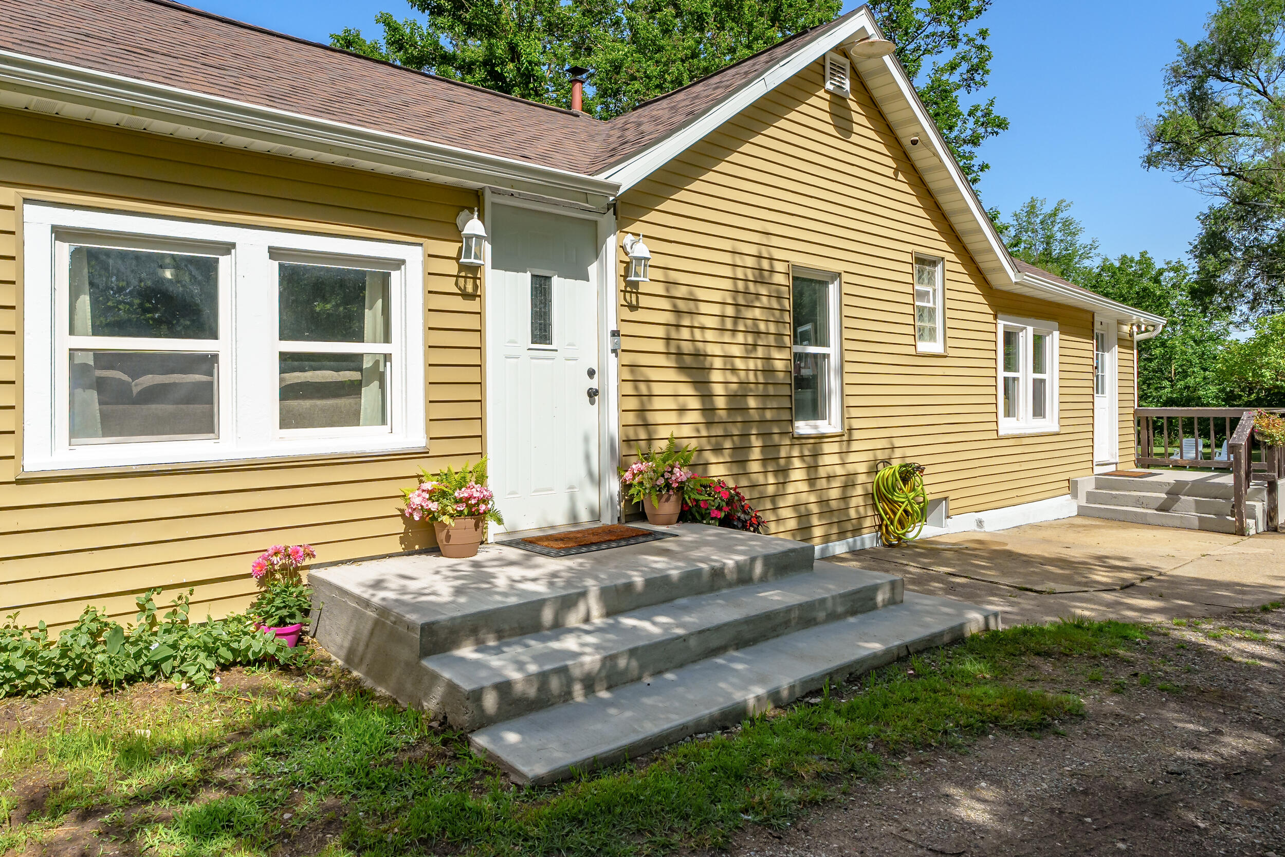5955 102nd Avenue Grand Junction MI 49056