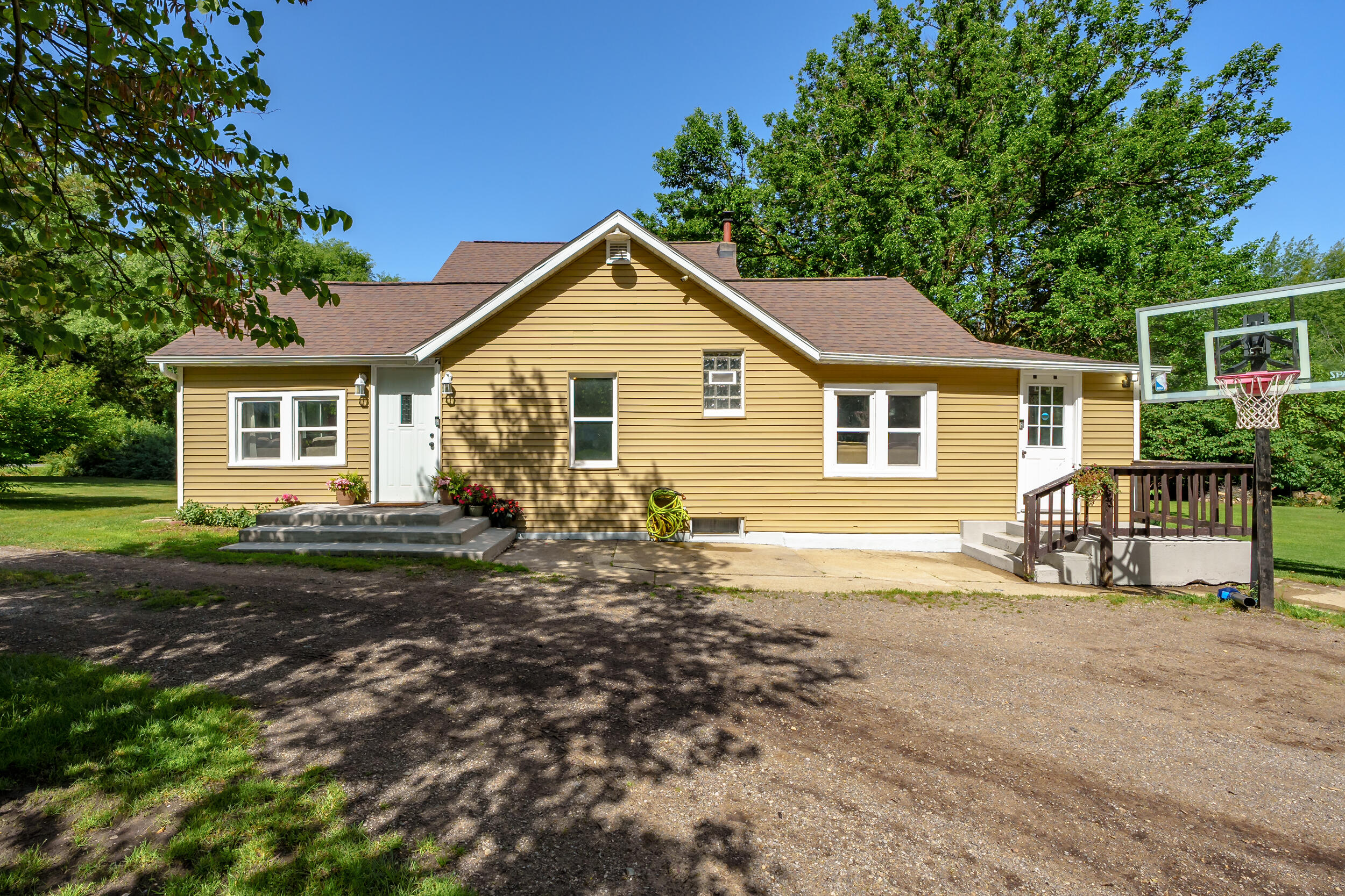 5955 102nd Avenue Grand Junction MI 49056
