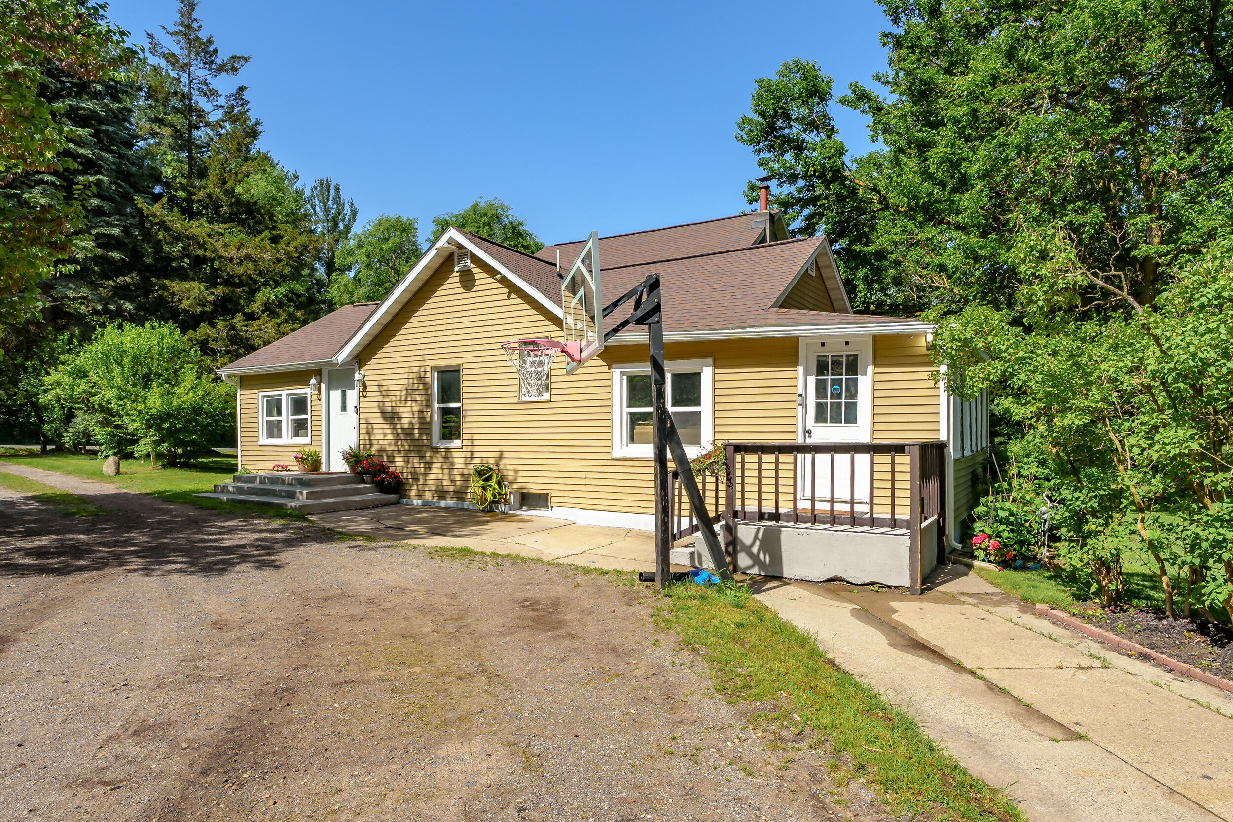 5955 102nd Avenue Grand Junction MI 49056