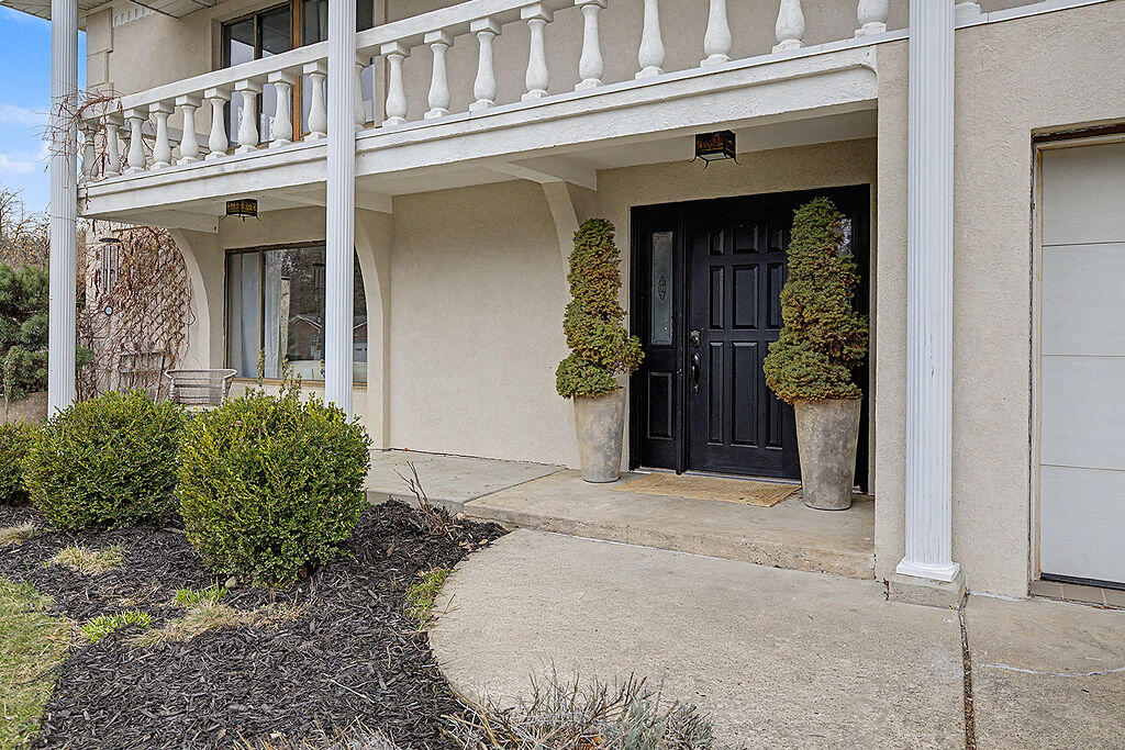 1217 El Camino Drive NW Grand Rapids MI 49504
