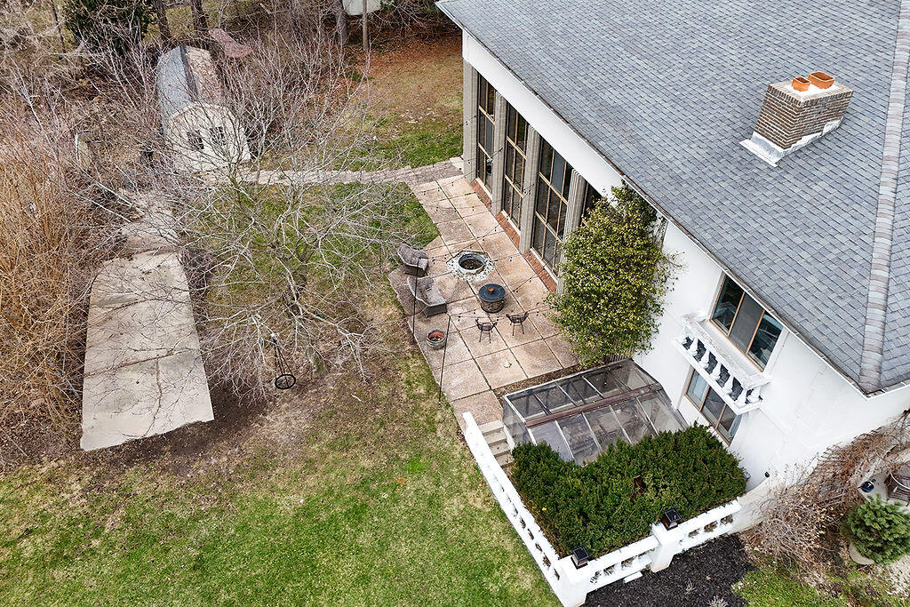 1217 El Camino Drive NW Grand Rapids MI 49504