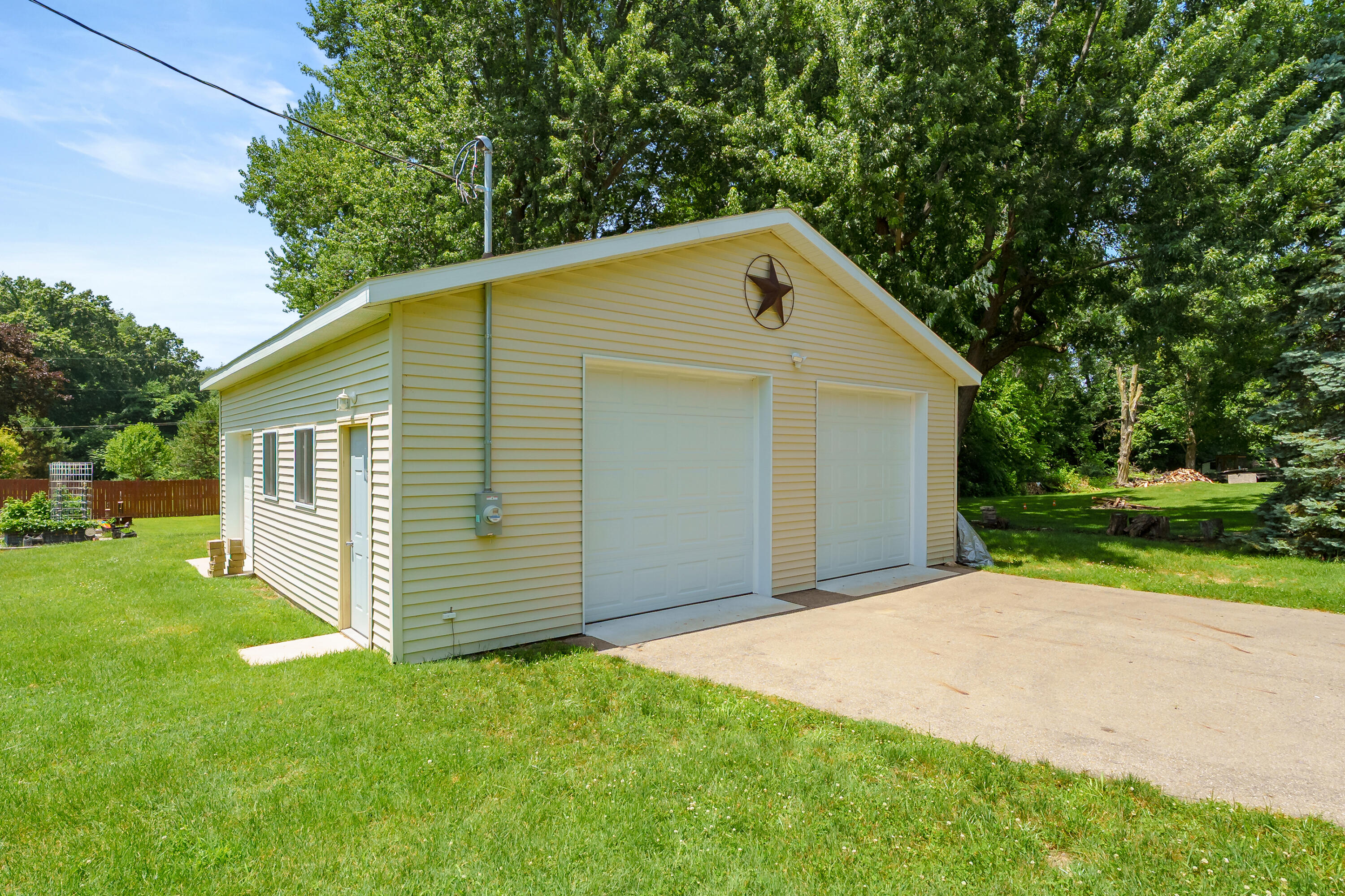 68334 Apple Lane Benton Harbor MI 49022