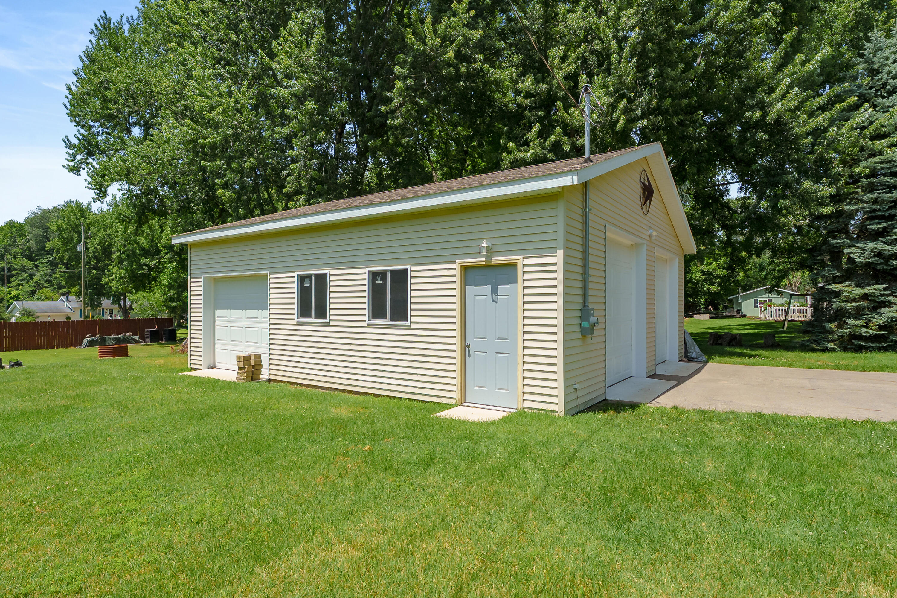 68334 Apple Lane Benton Harbor MI 49022