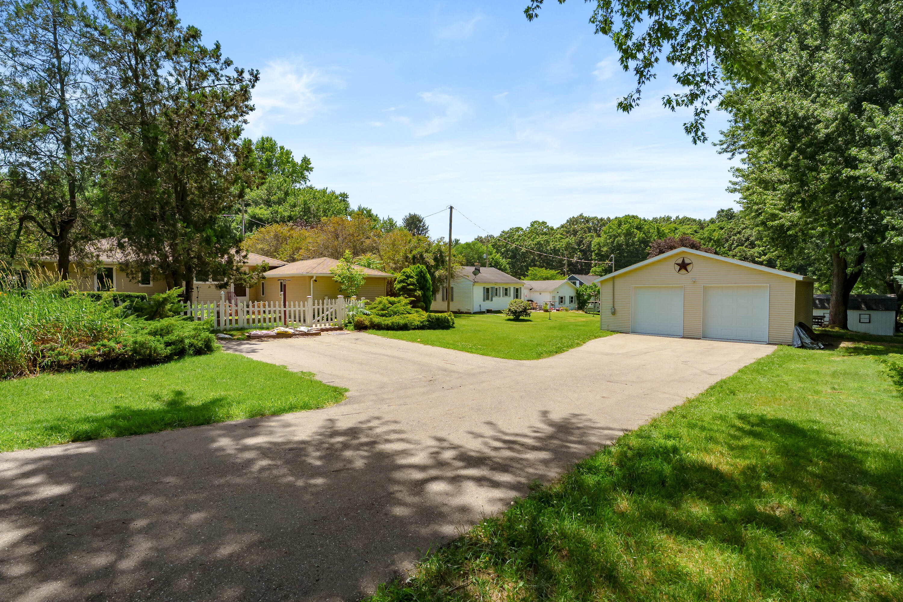 68334 Apple Lane Benton Harbor MI 49022