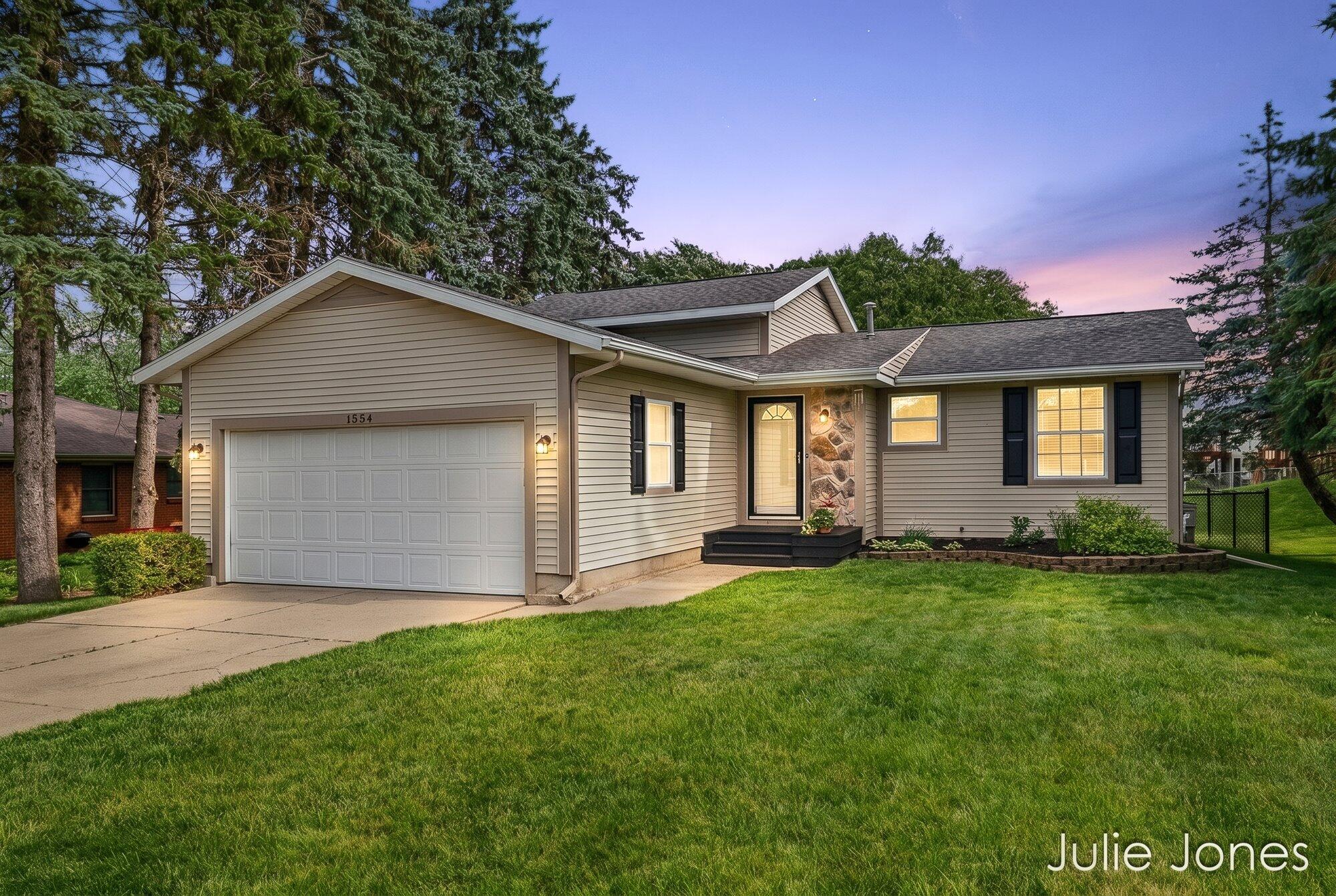 1554 Wakely Street NE Grand Rapids MI 49505