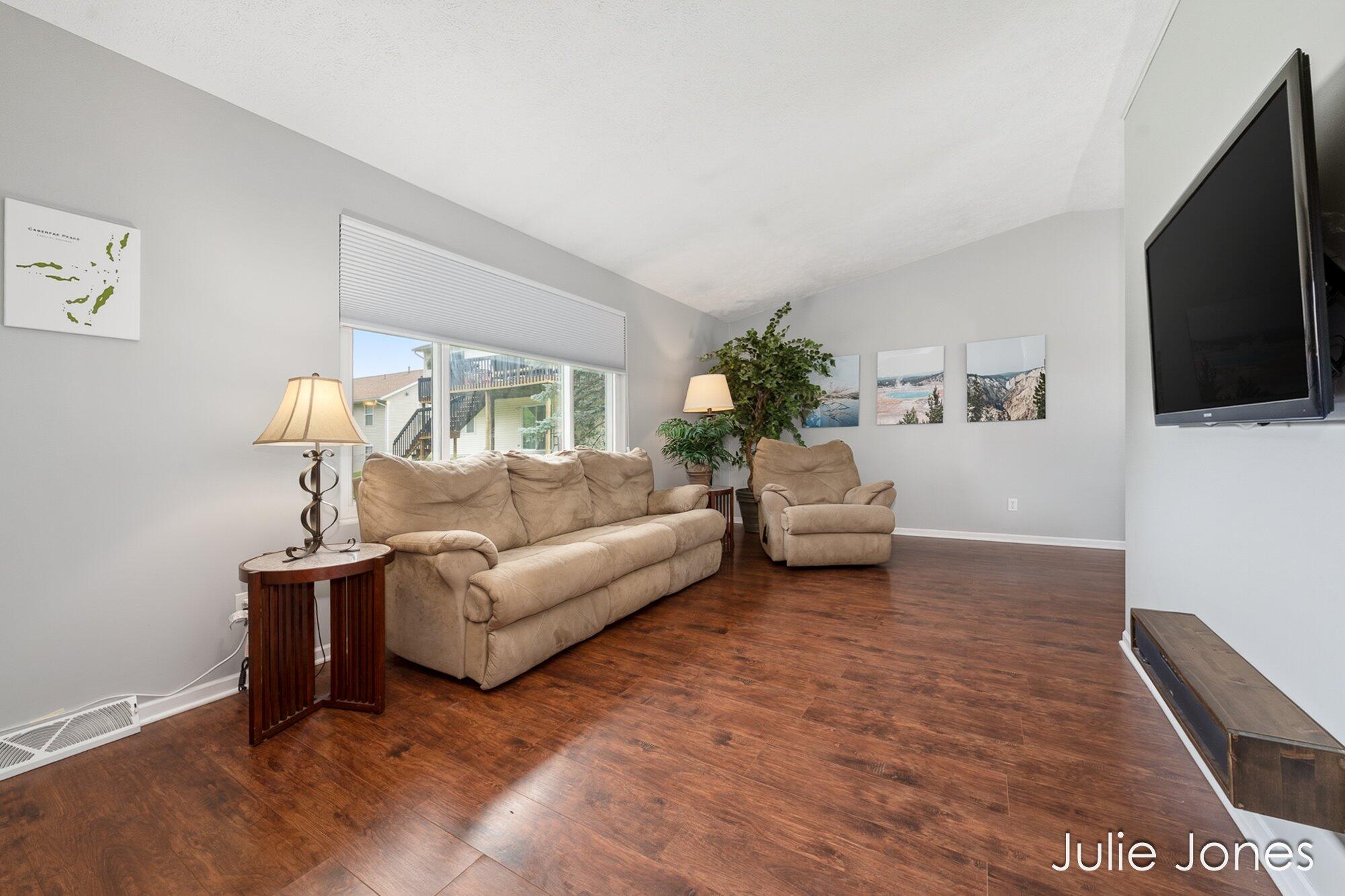 1554 Wakely Street NE Grand Rapids MI 49505