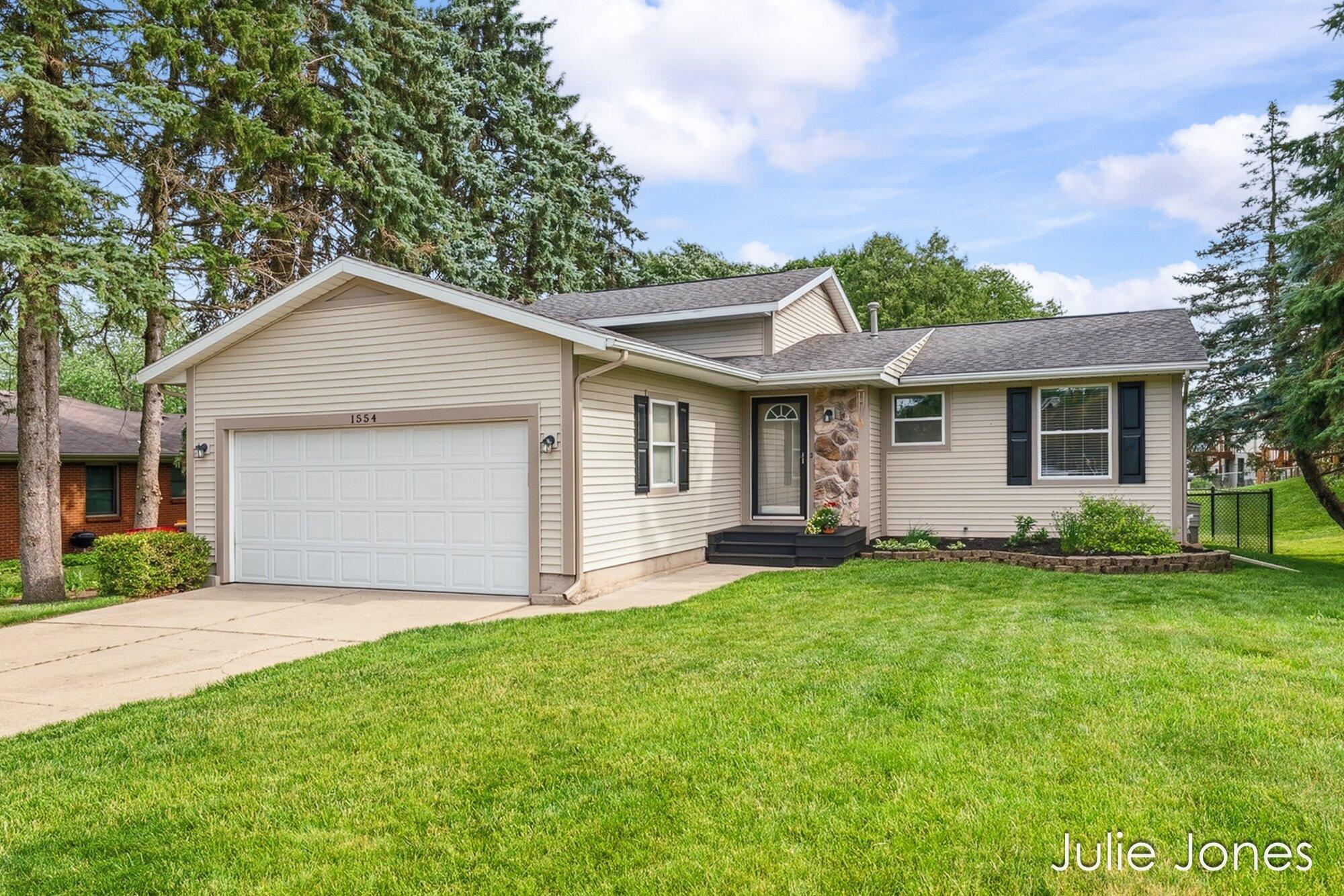 1554 Wakely Street NE Grand Rapids MI 49505