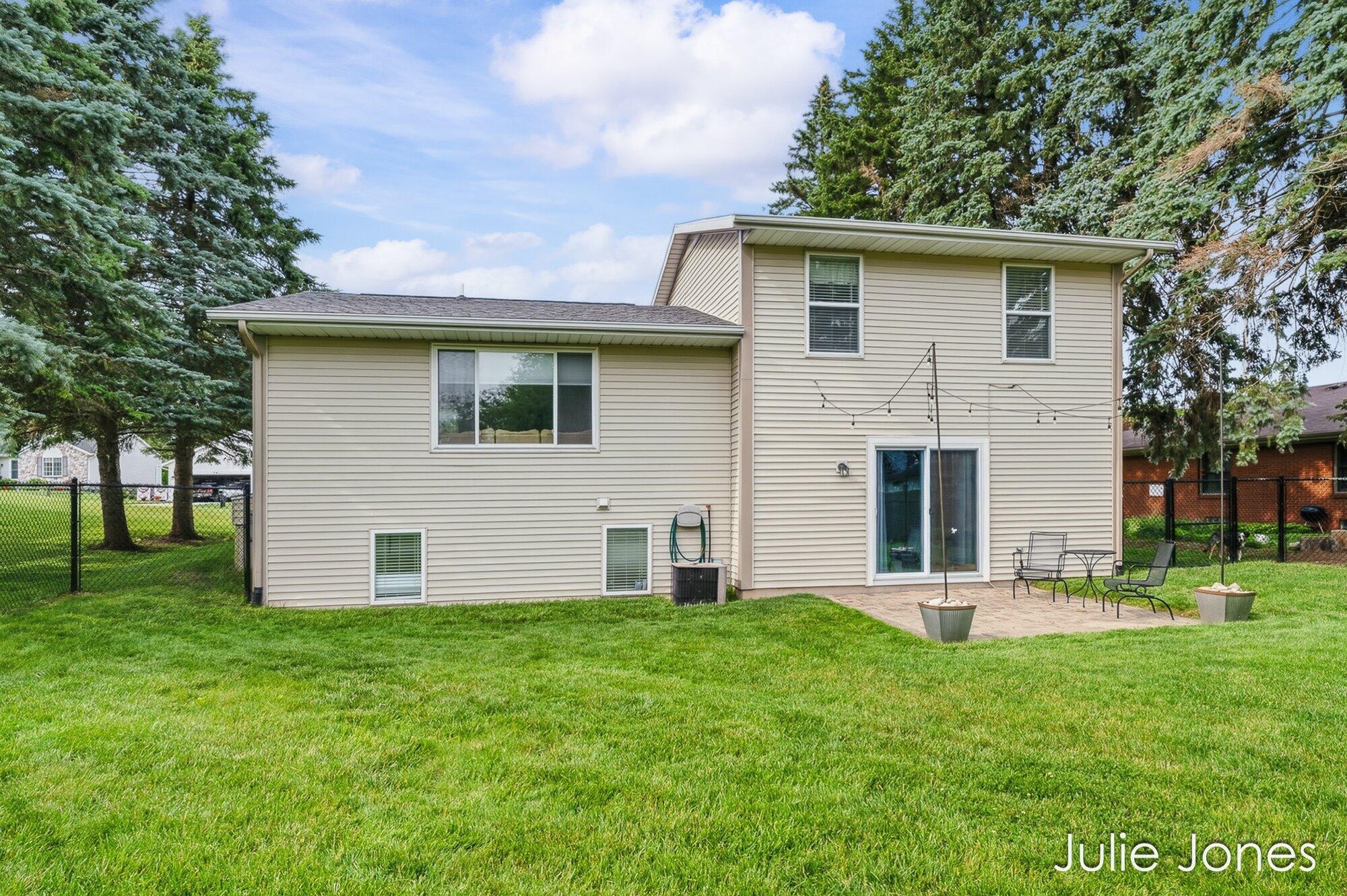 1554 Wakely Street NE Grand Rapids MI 49505
