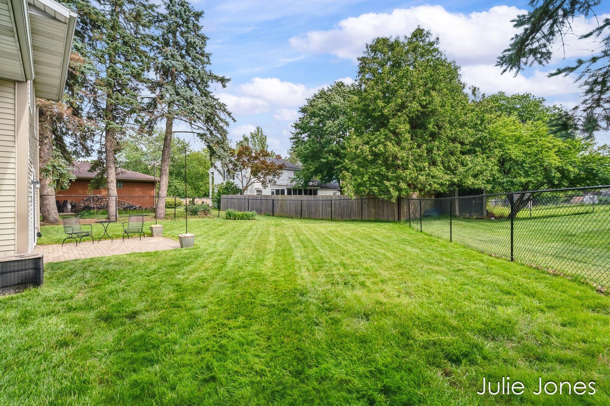 1554 Wakely Street NE Grand Rapids MI 49505