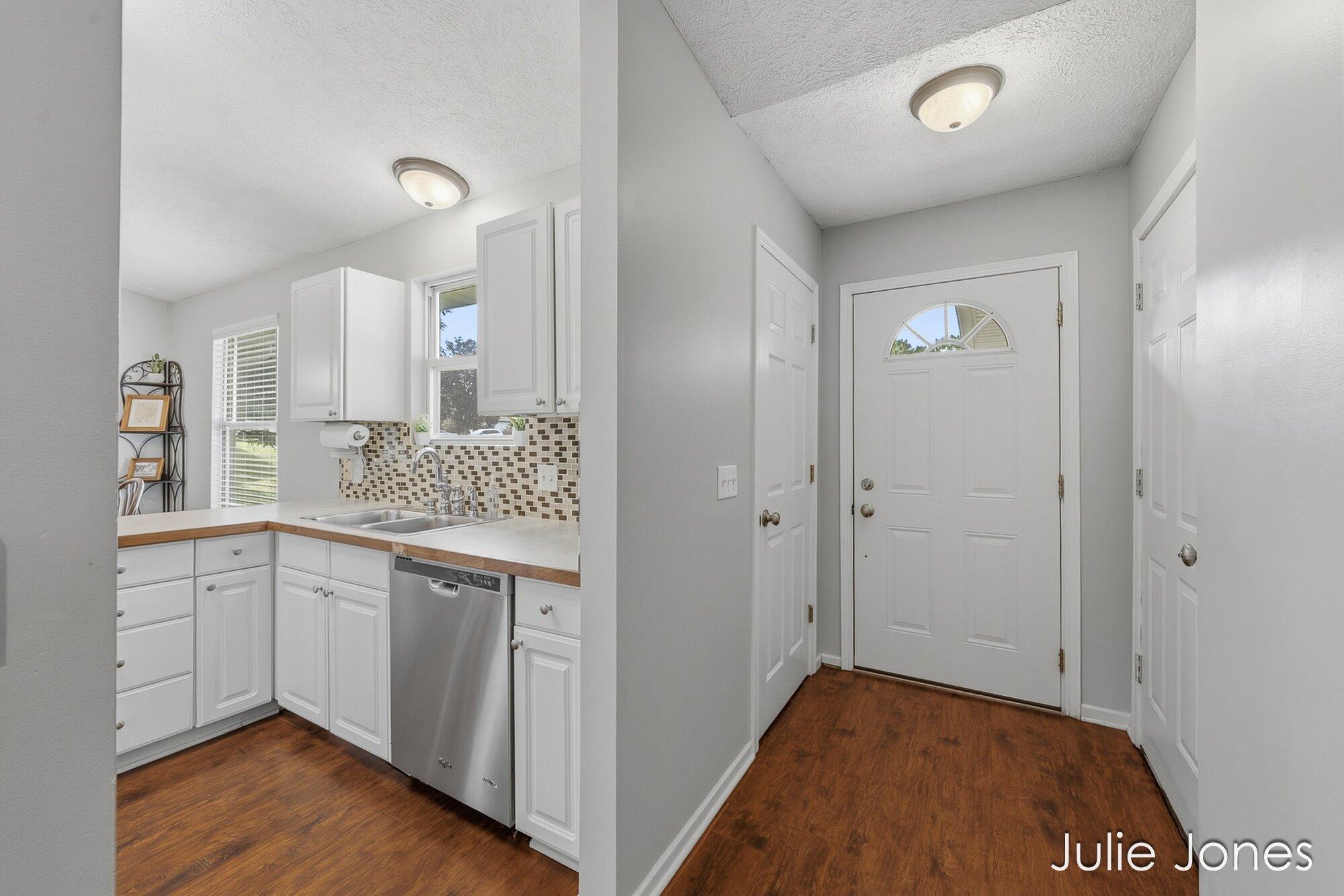 1554 Wakely Street NE Grand Rapids MI 49505