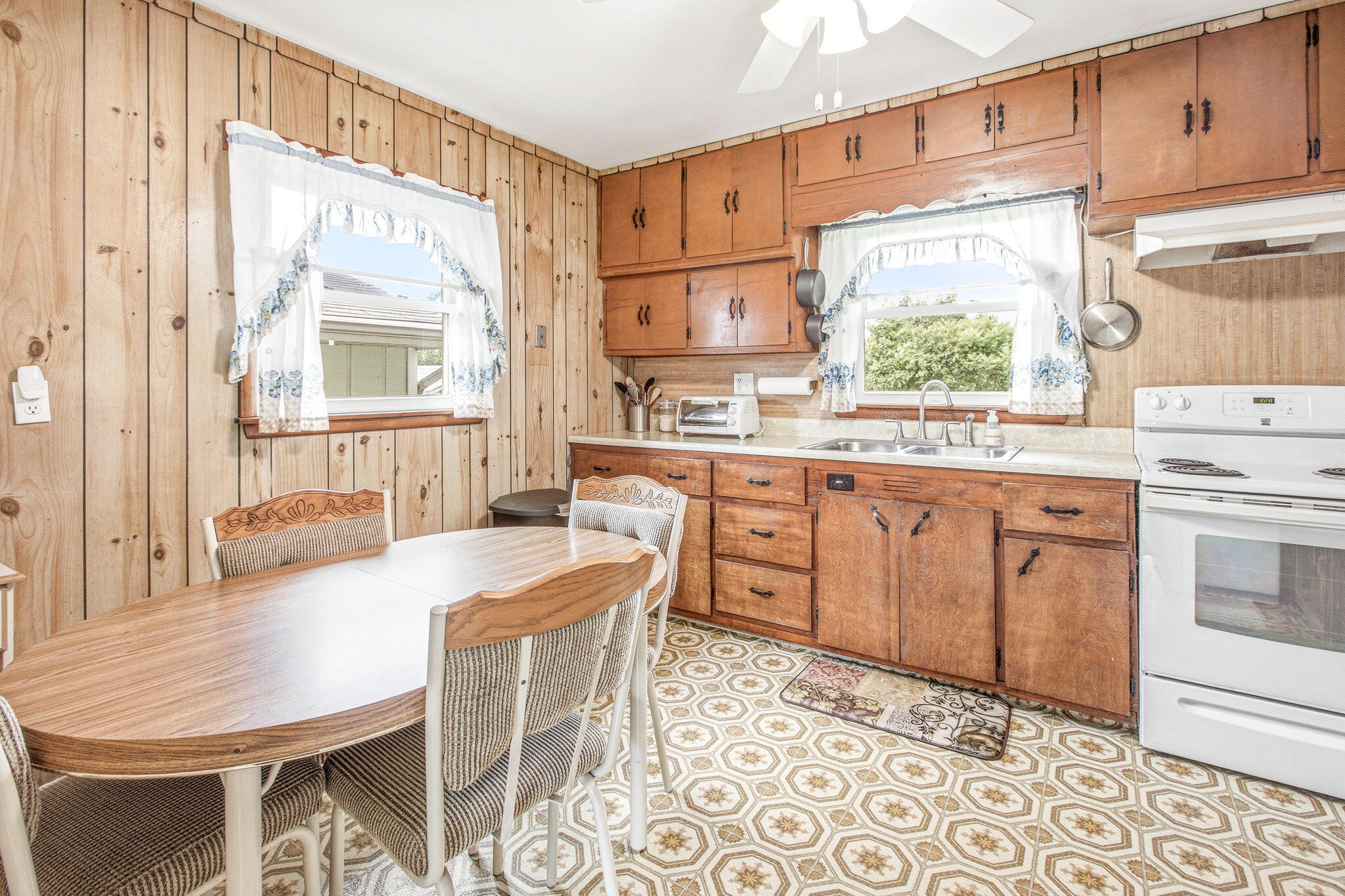 2015 Gaines Drive Benton Harbor MI 49022