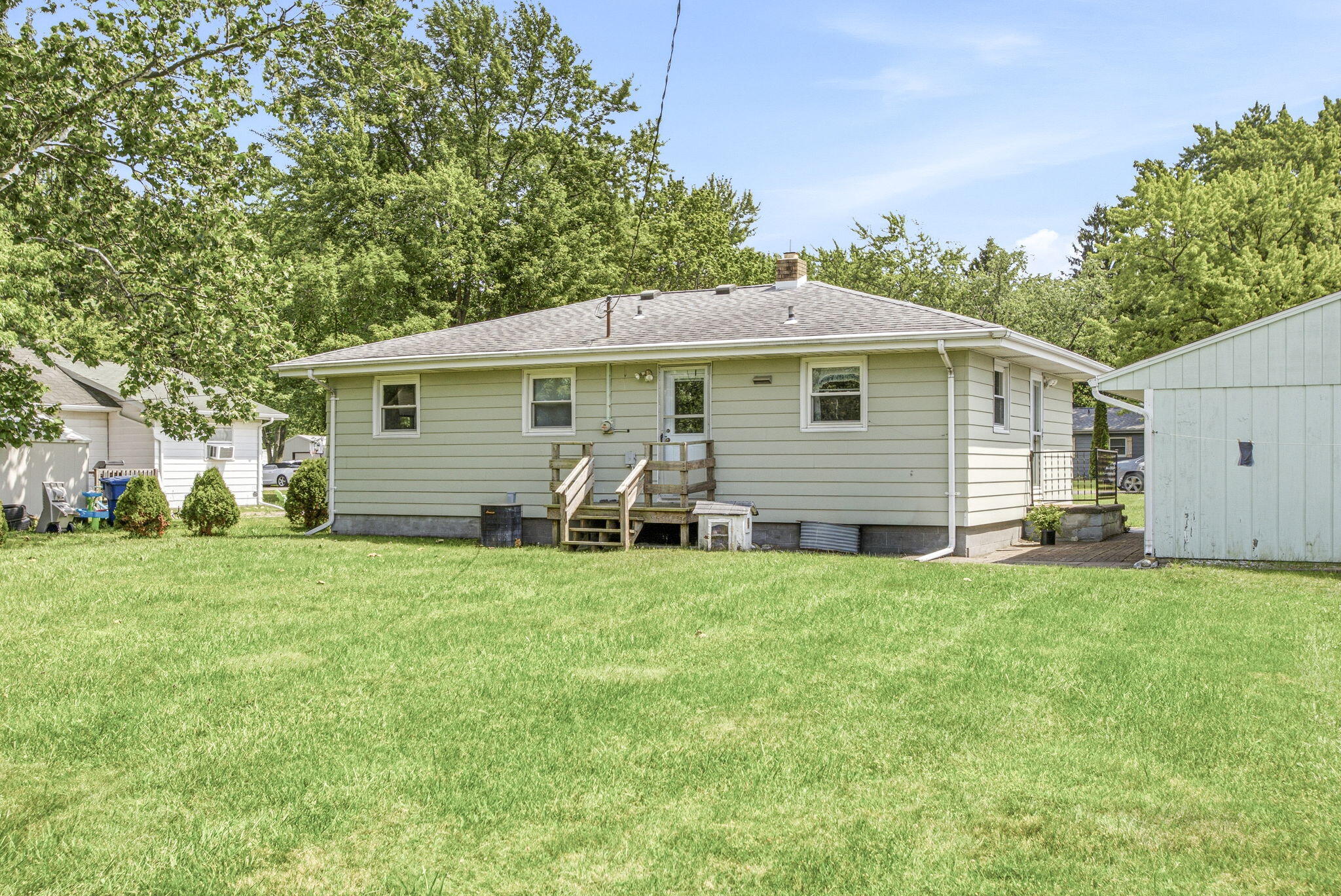 2015 Gaines Drive Benton Harbor MI 49022