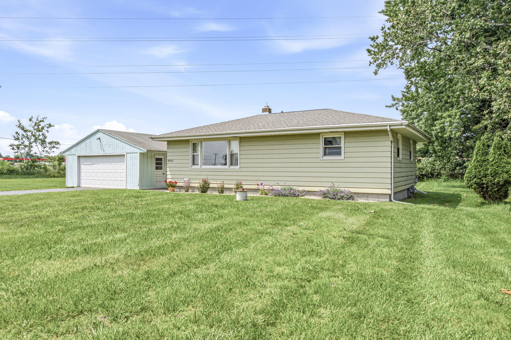 2015 Gaines Drive Benton Harbor MI 49022