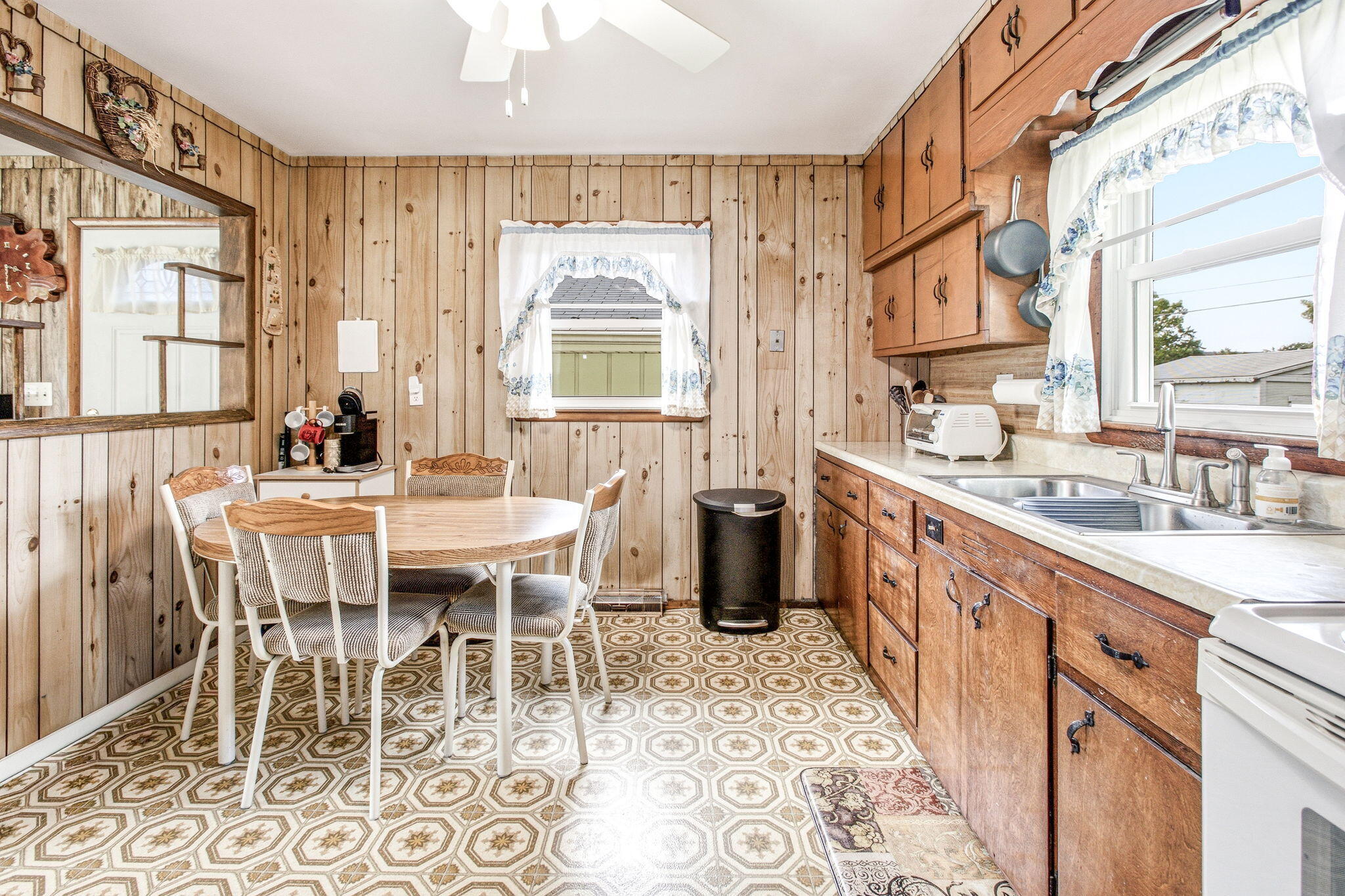 2015 Gaines Drive Benton Harbor MI 49022
