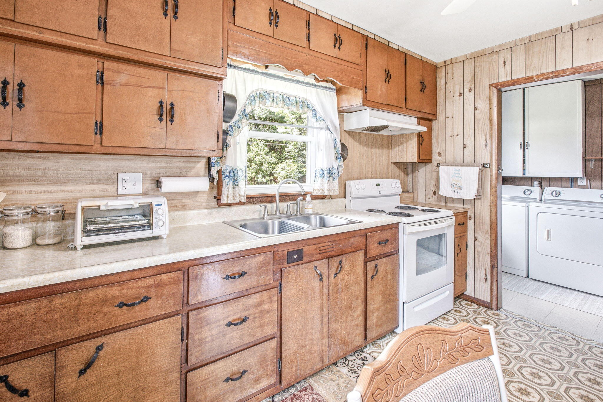 2015 Gaines Drive Benton Harbor MI 49022