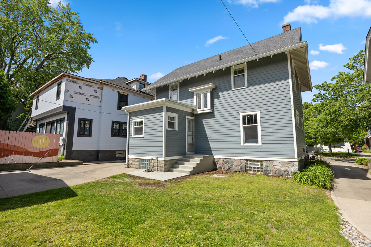 220 Hampton Avenue SE Grand Rapids MI 49506