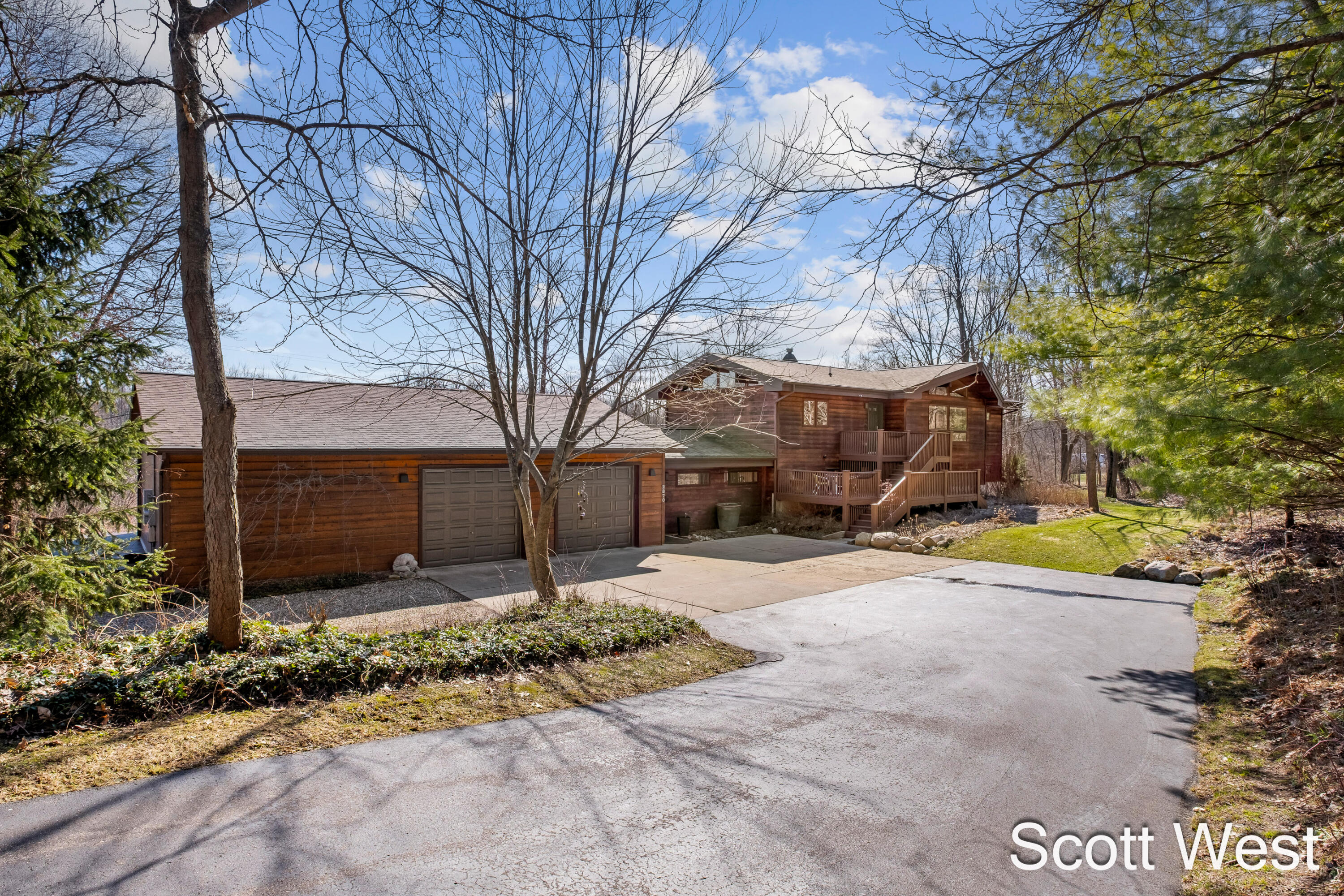 2870 Grand River Drive NE Grand Rapids MI 49525