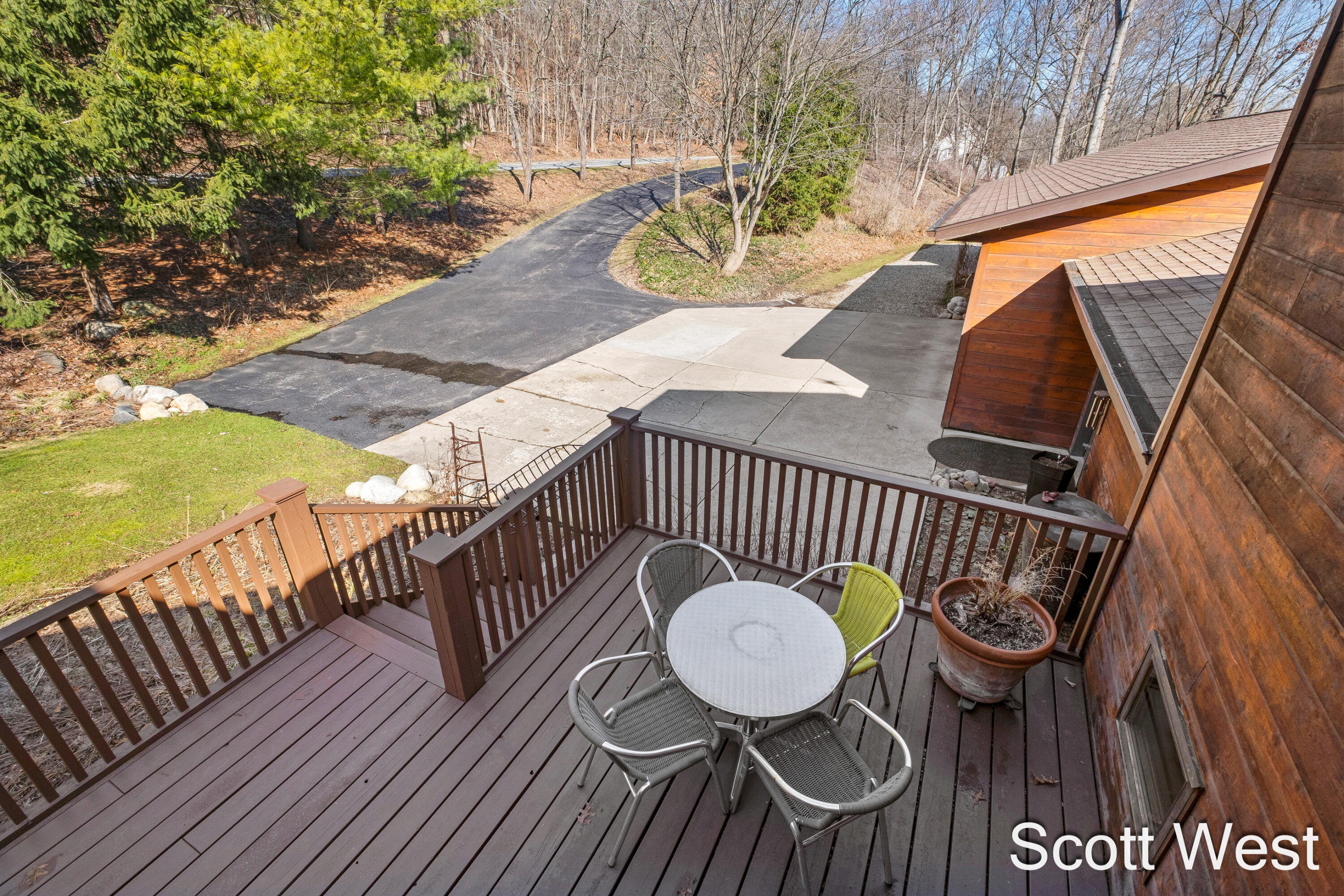 2870 Grand River Drive NE Grand Rapids MI 49525