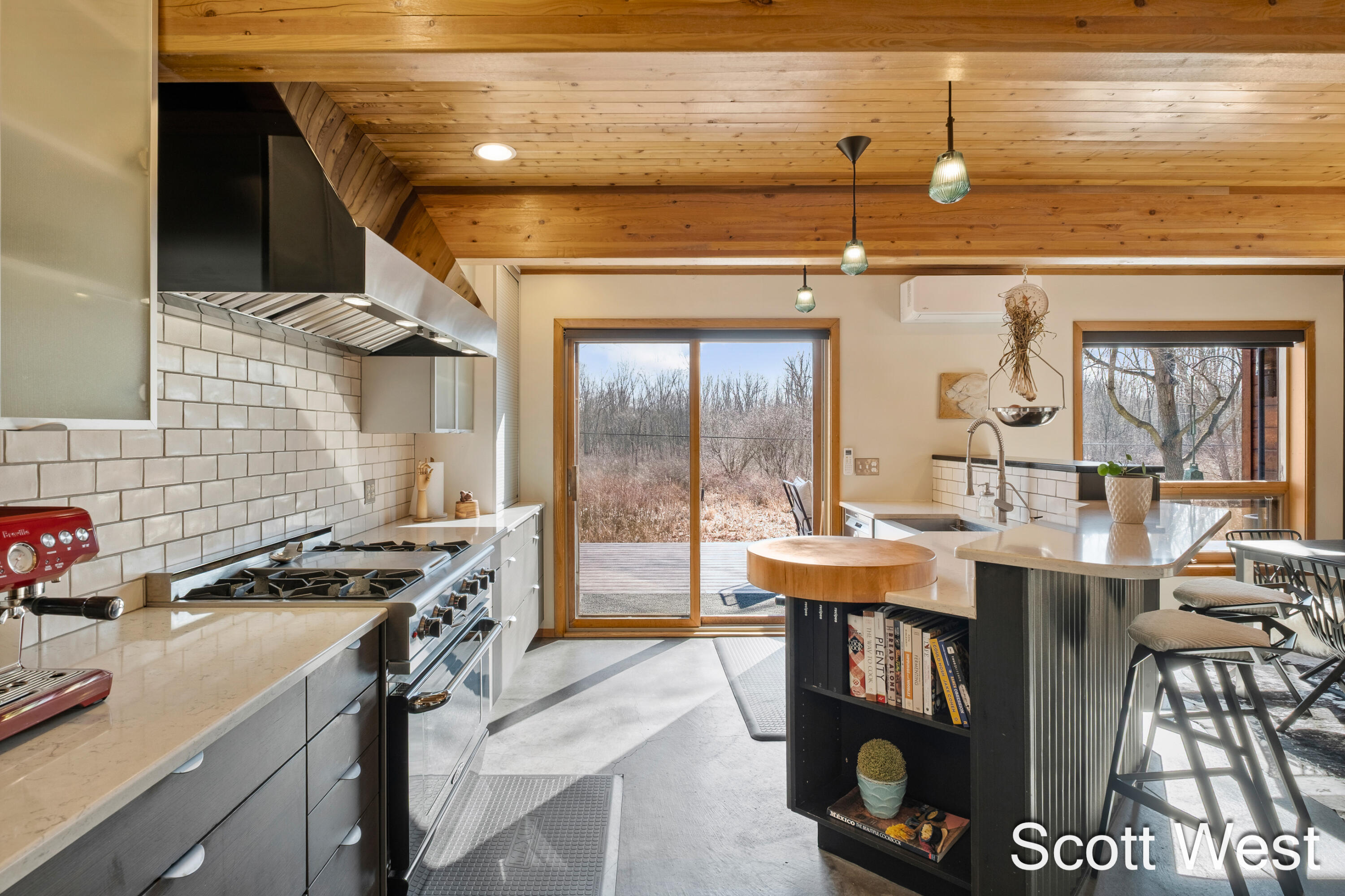 2870 Grand River Drive NE Grand Rapids MI 49525