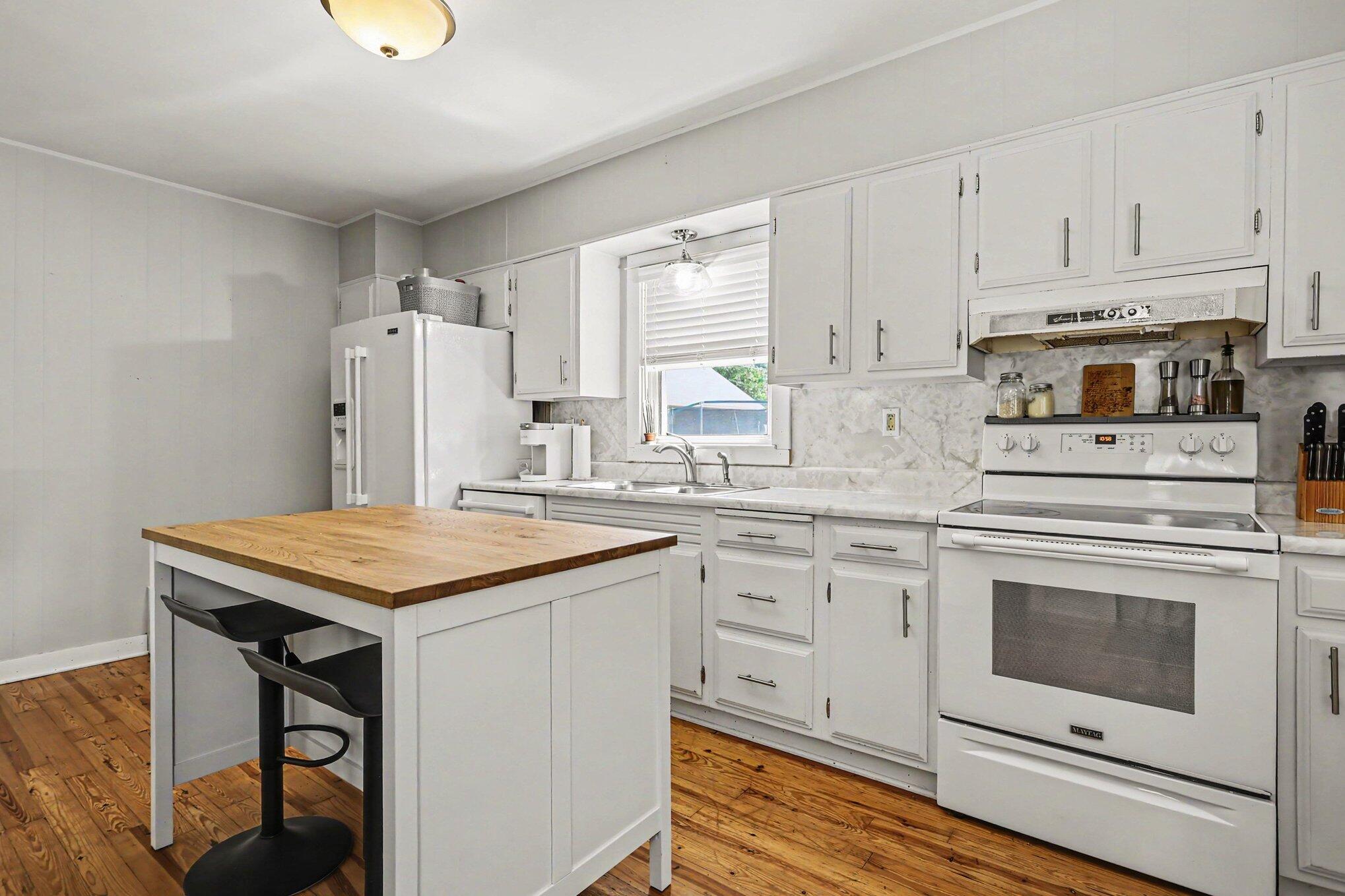 5209 S Roosevelt Road Stevensville MI 49127