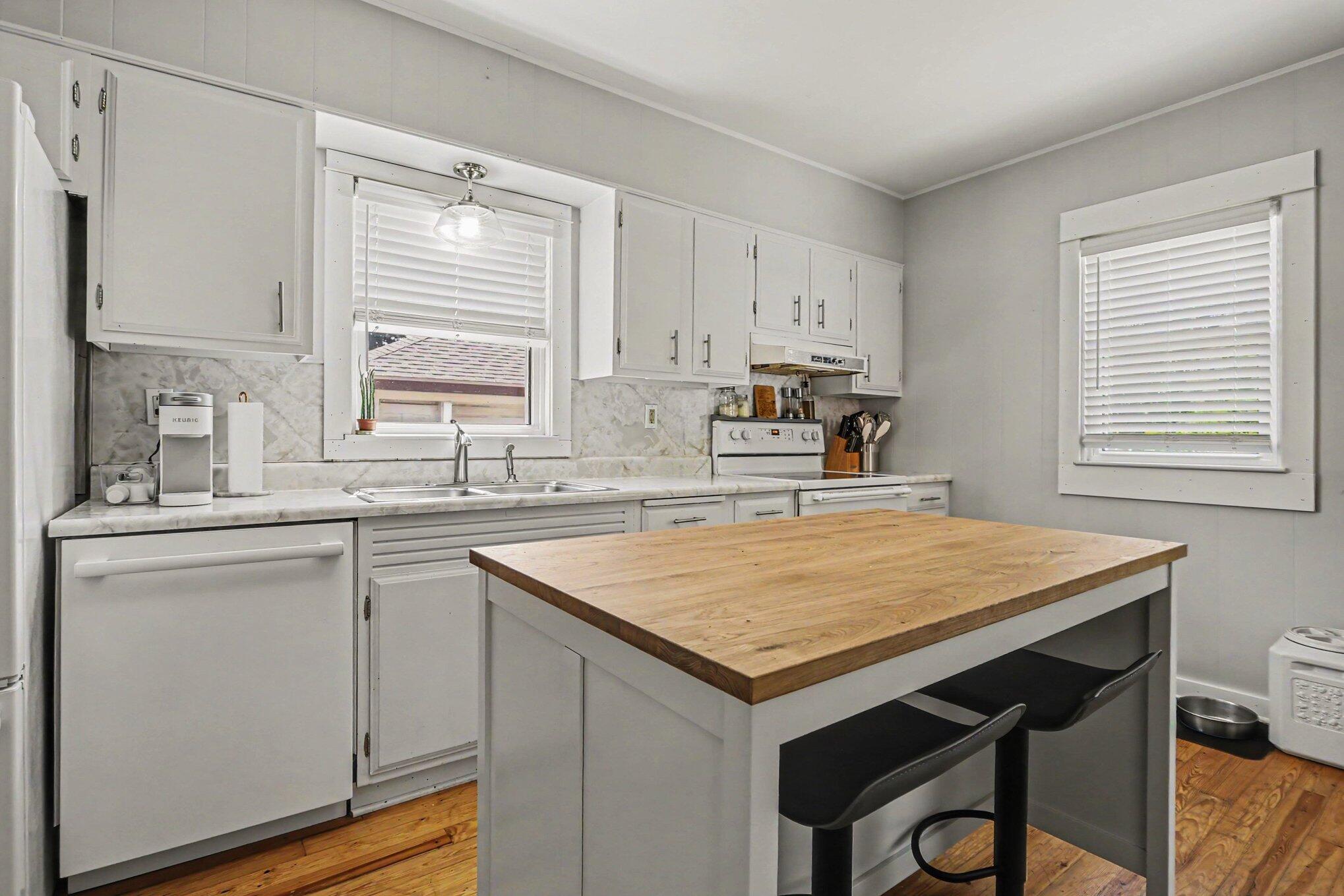 5209 S Roosevelt Road Stevensville MI 49127