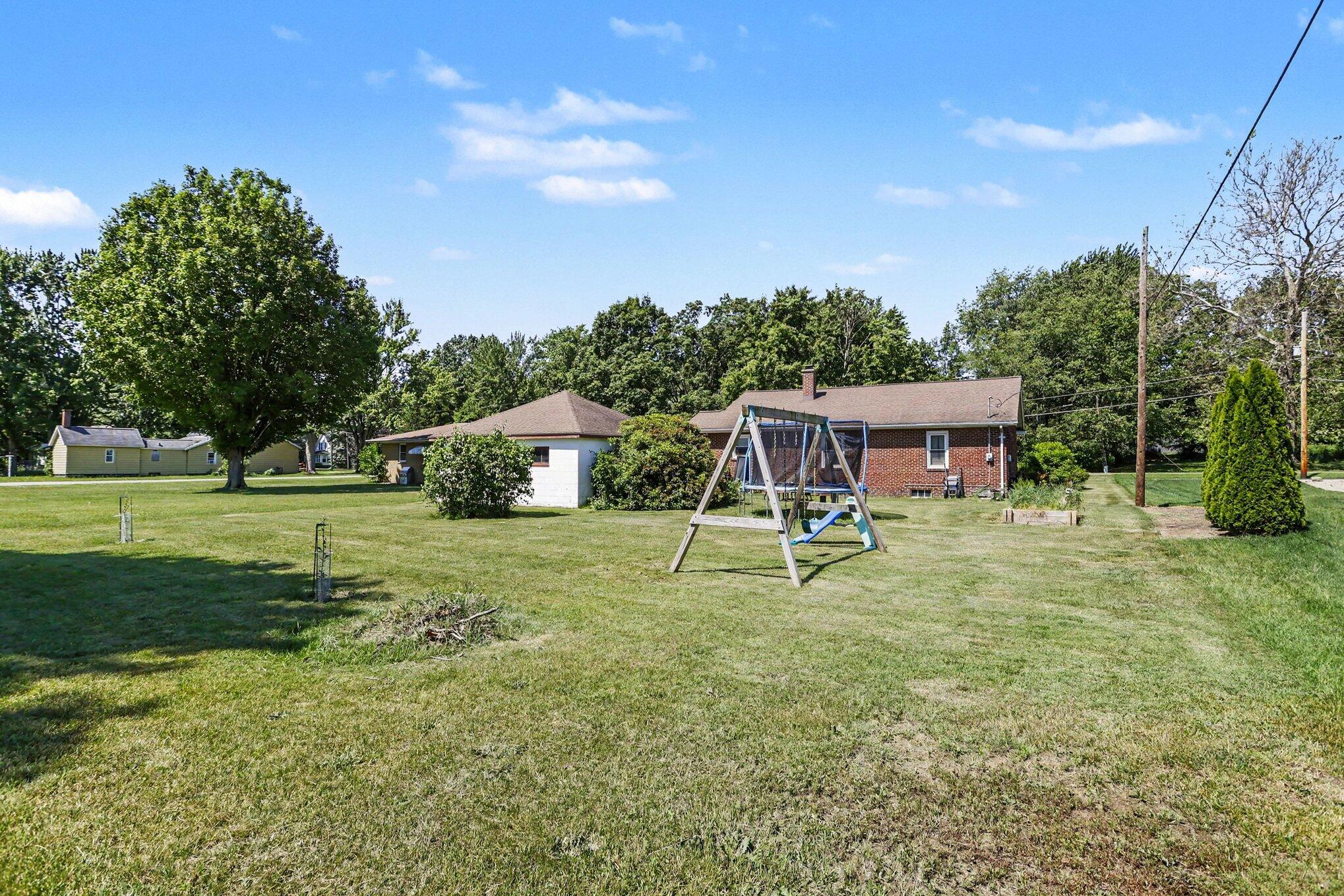 5209 S Roosevelt Road Stevensville MI 49127
