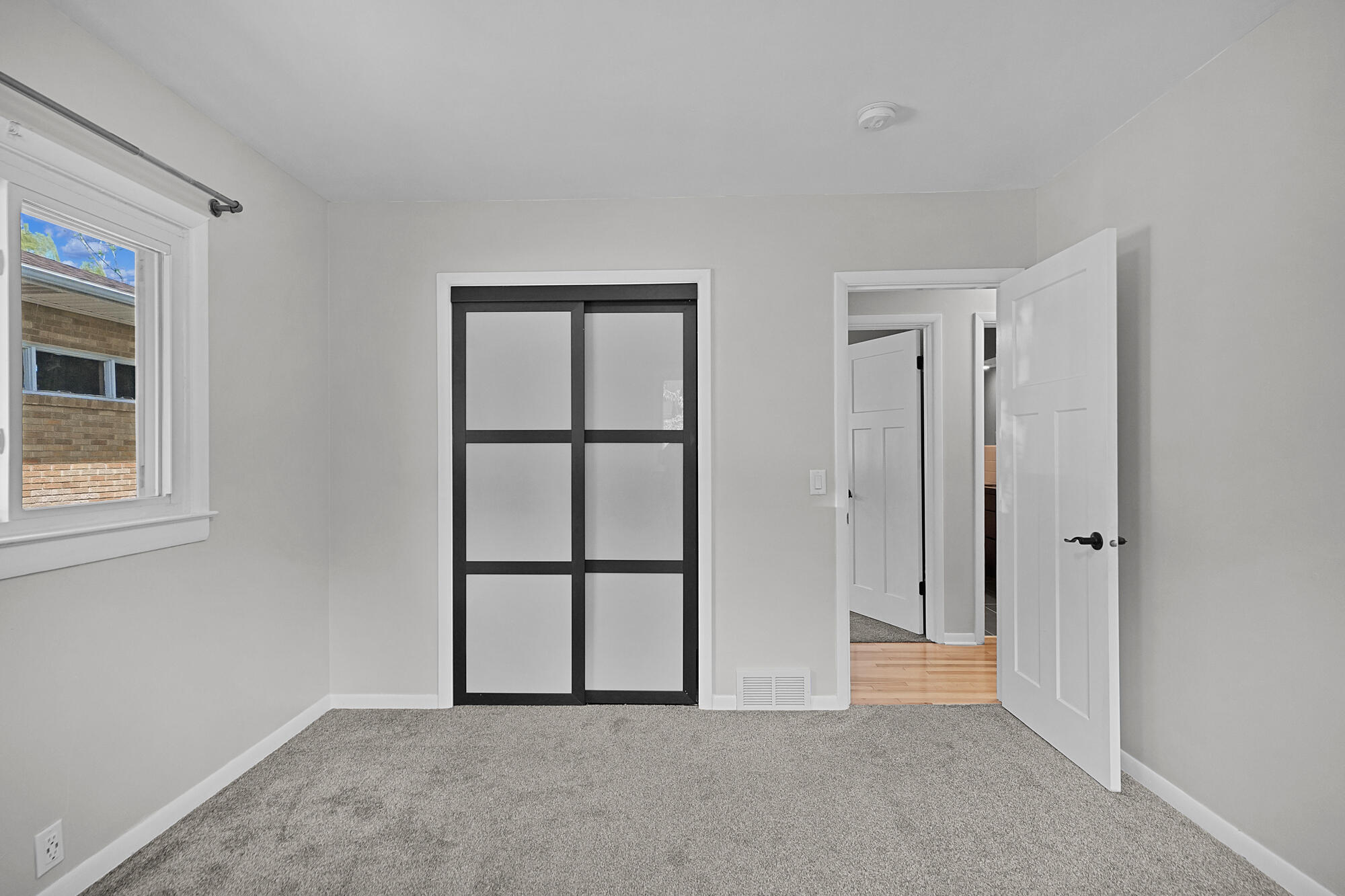 1605 Bridge Street NW Grand Rapids MI 49504