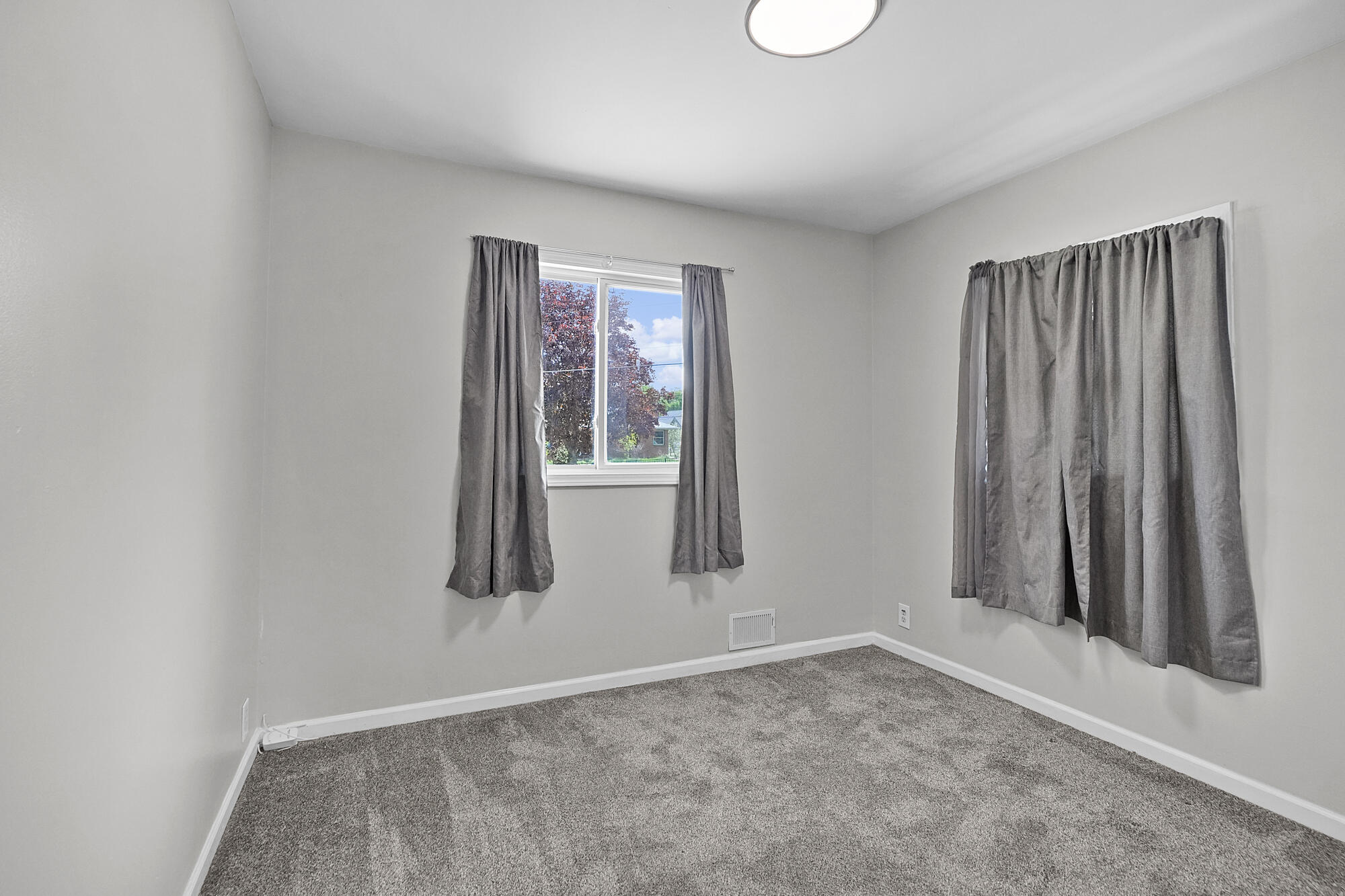 1605 Bridge Street NW Grand Rapids MI 49504