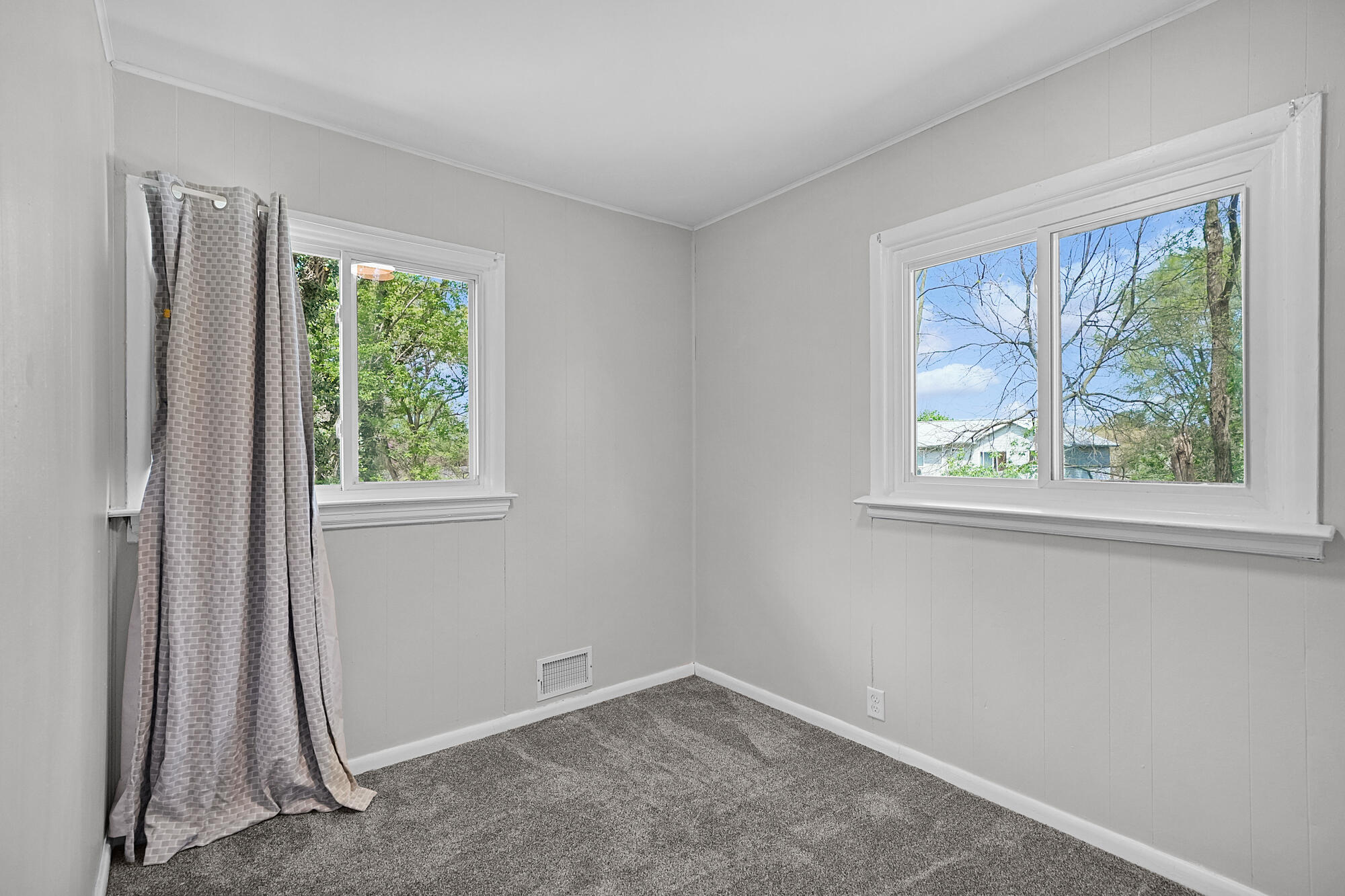 1605 Bridge Street NW Grand Rapids MI 49504