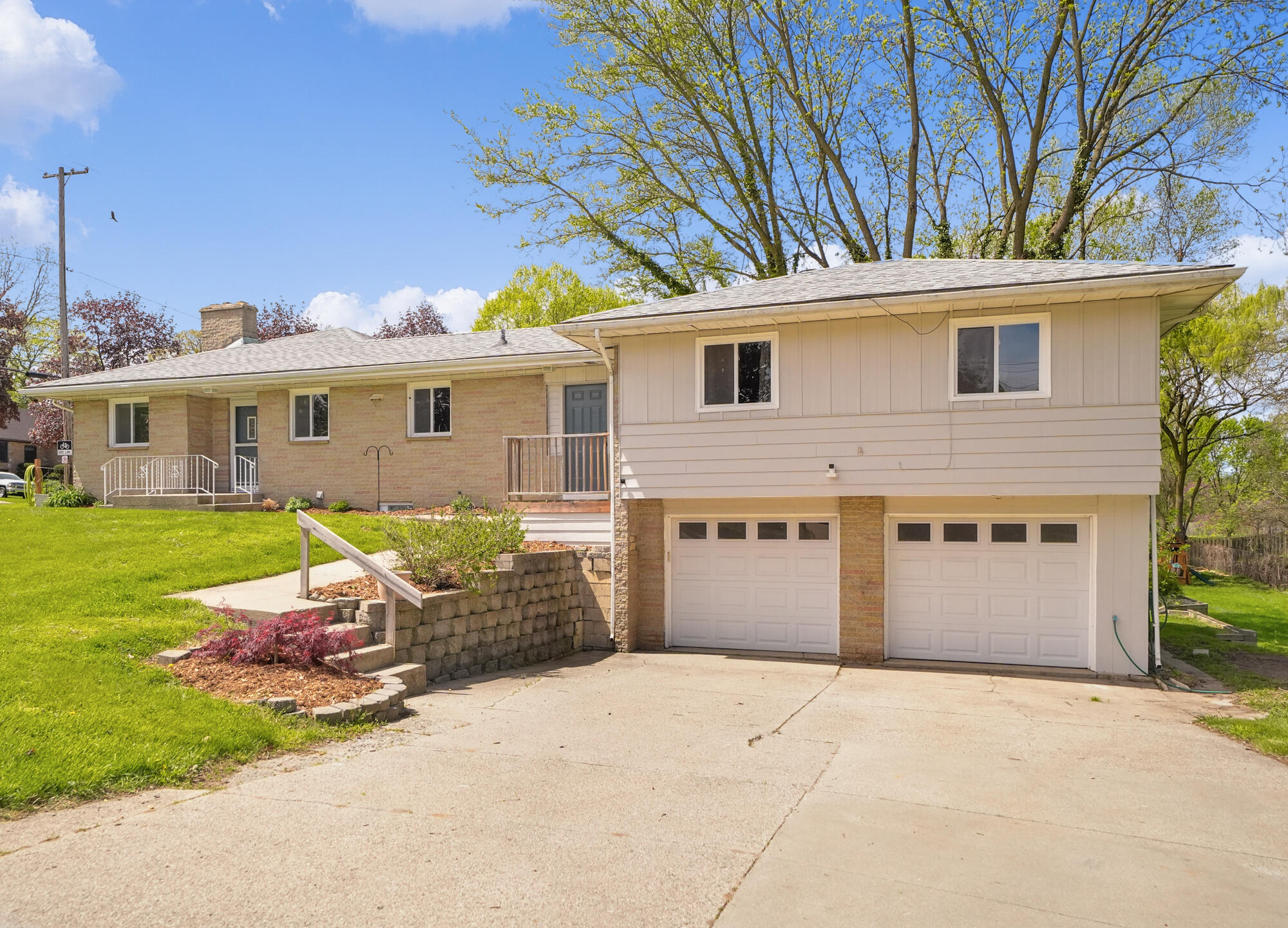 1605 Bridge Street NW Grand Rapids MI 49504