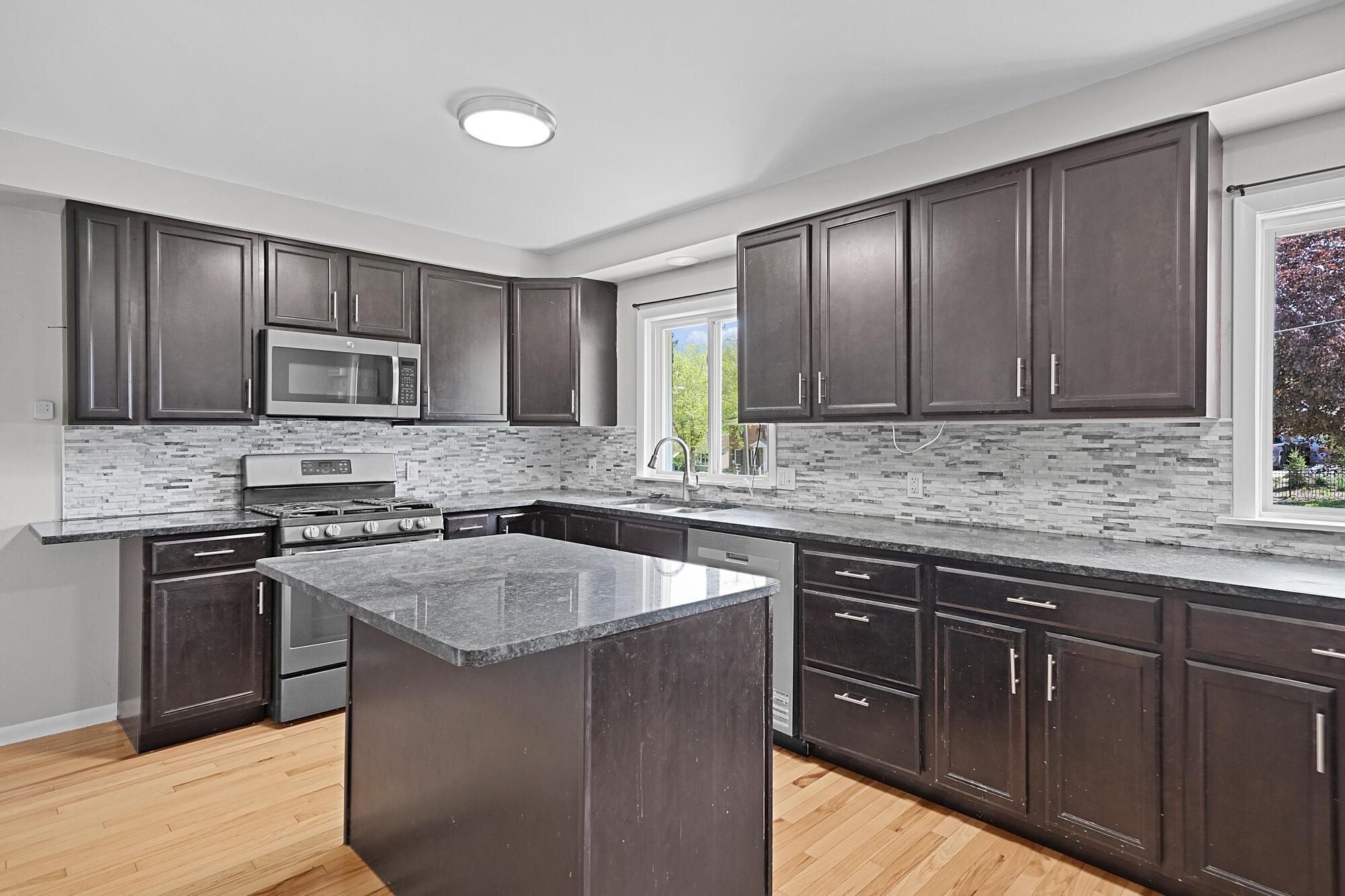 1605 Bridge Street NW Grand Rapids MI 49504